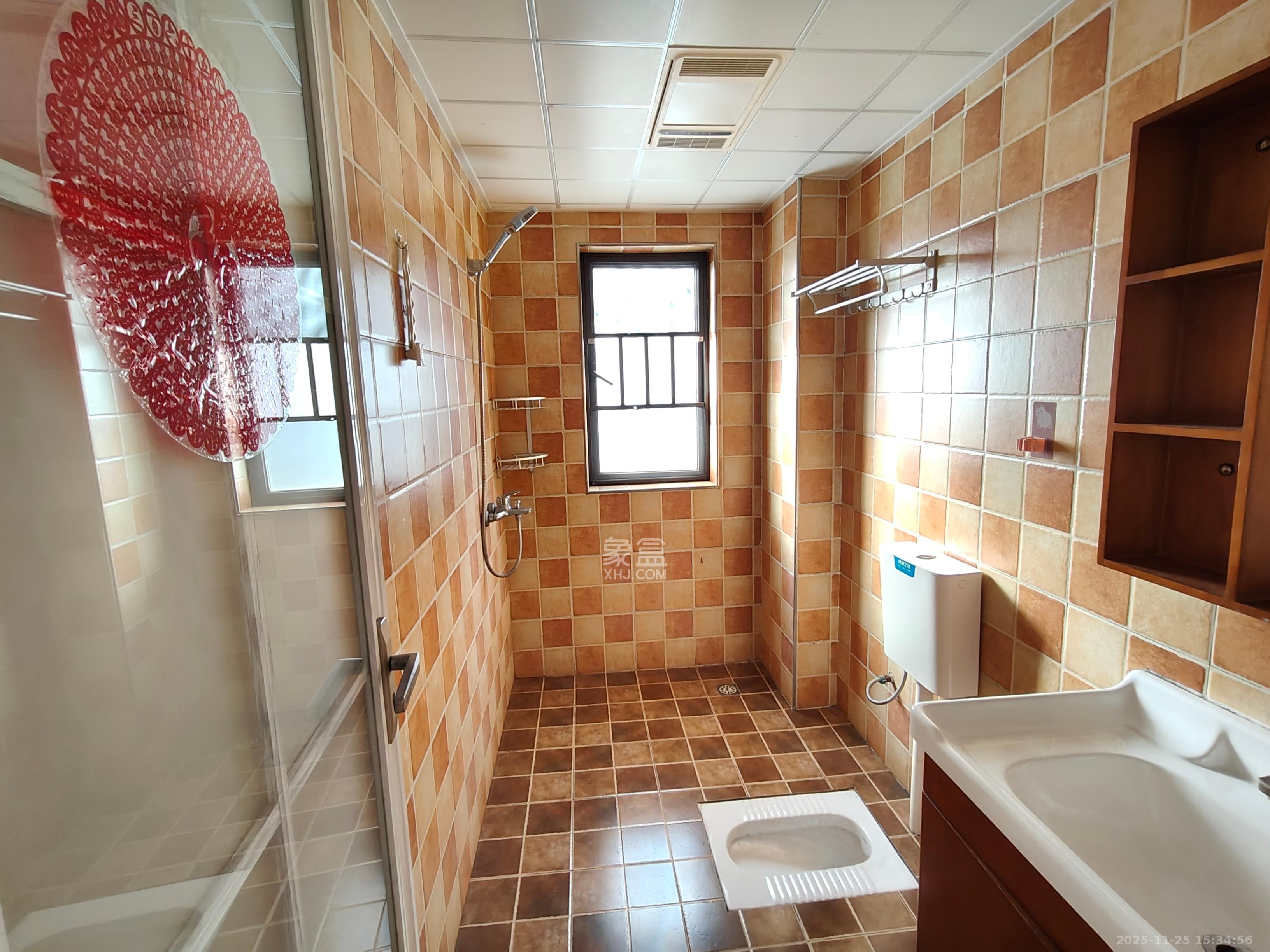 和泓梅溪四季  3室2厅1卫    2500.0元/月室内图