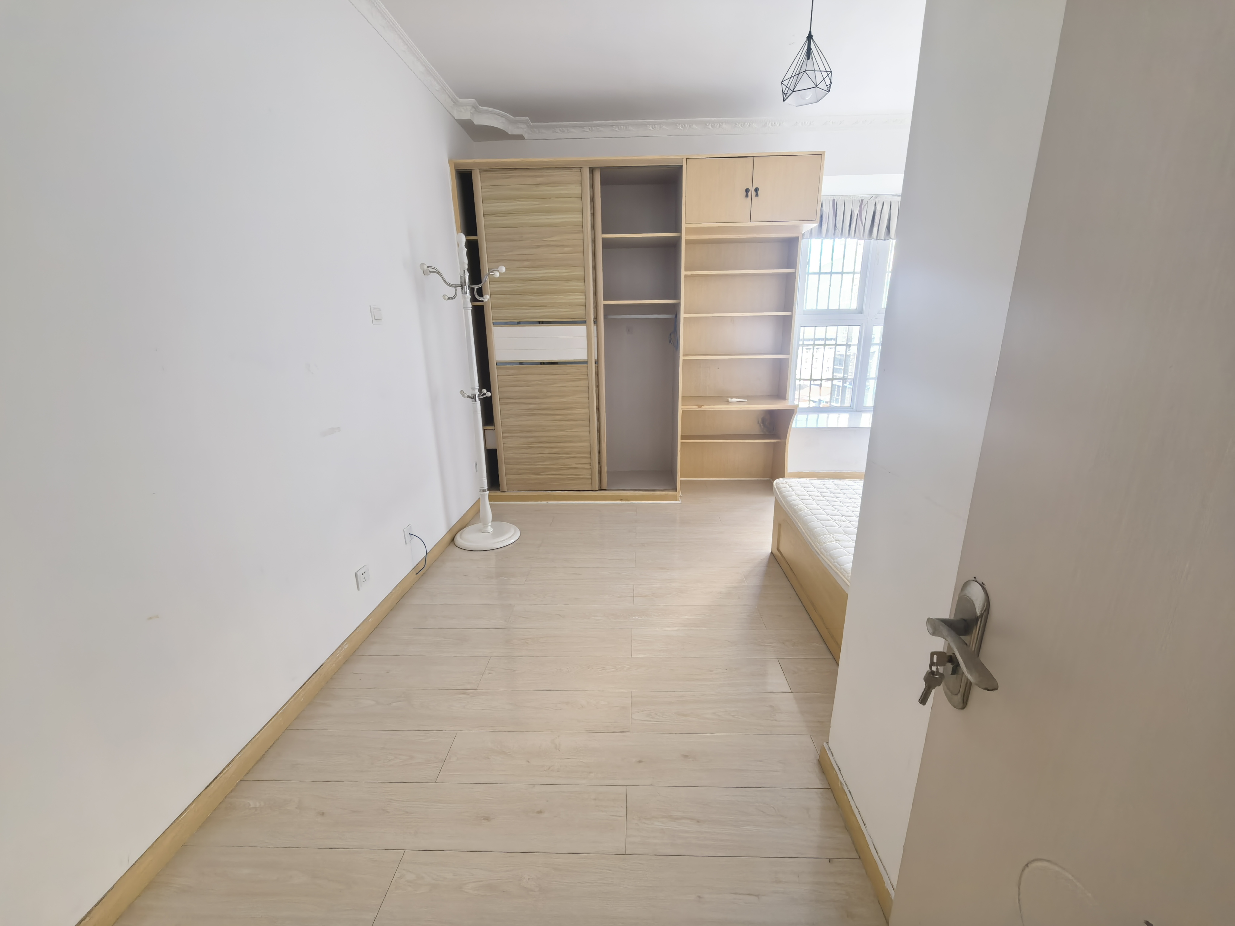 欣业苑  3室2厅2卫    1300.0元/月户型图