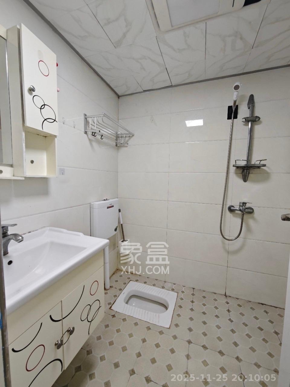 梅溪鑫苑名家  1室1厅1卫    1500.0元/月