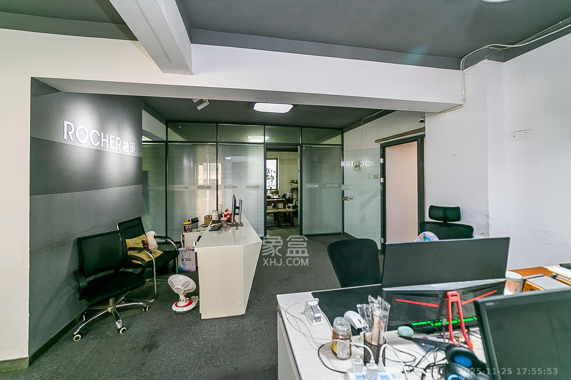 芙蓉蓉苑  1室1厅1卫    45.8万客厅