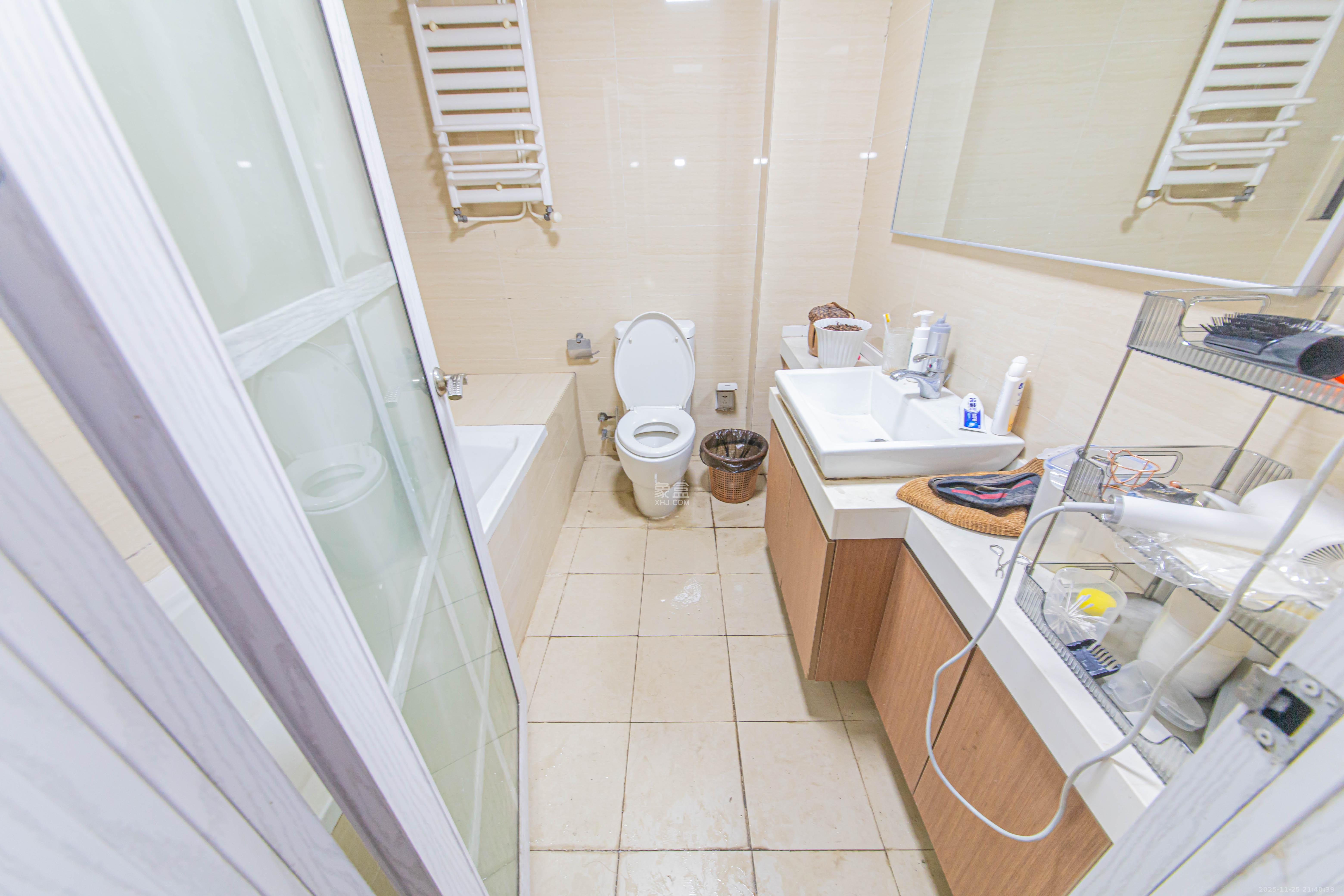 绿地公馆（绿地名邸）  3室2厅2卫    158.0万卫生间