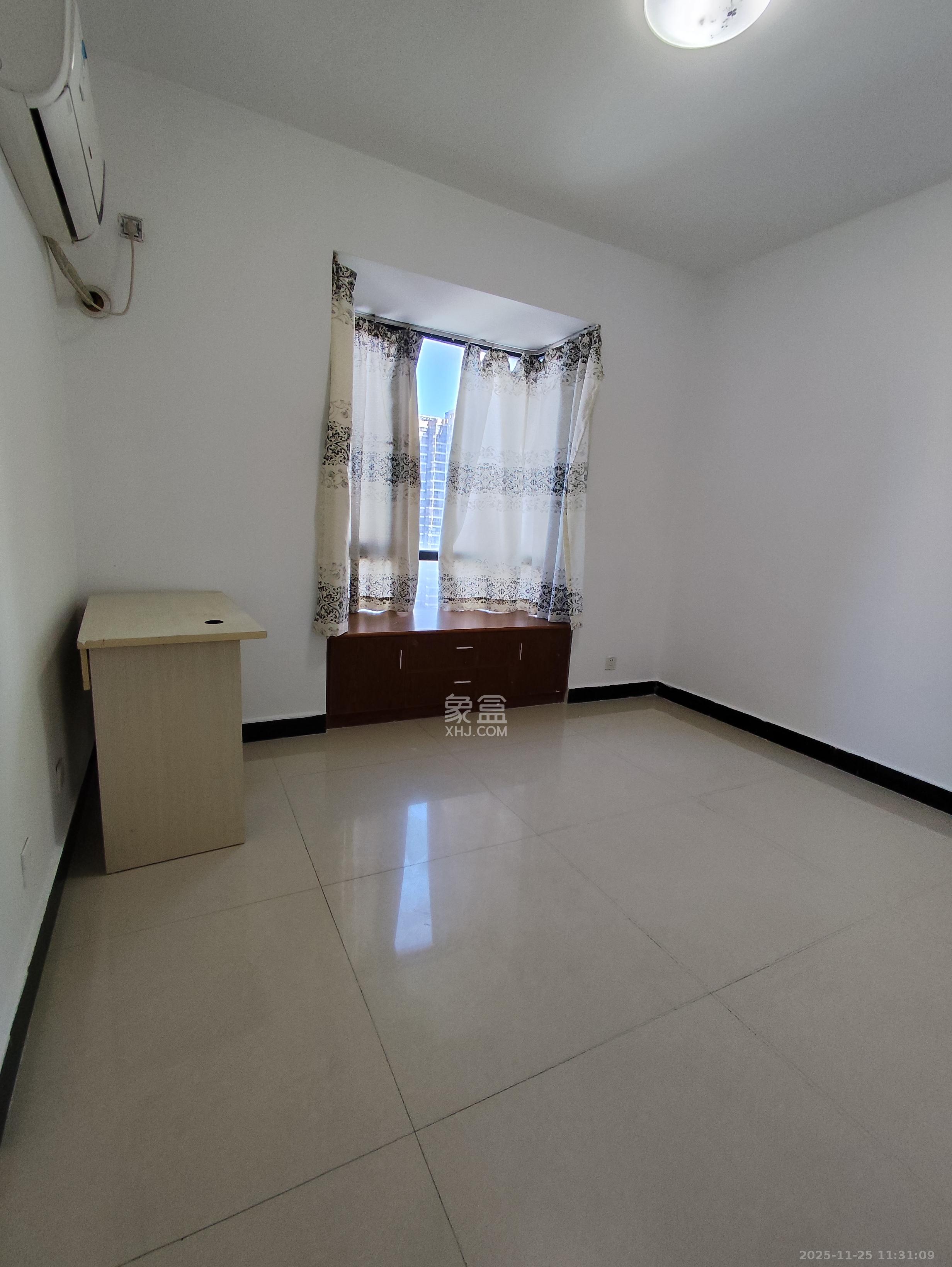 凯通国际城（凯通朝庭）  1室2厅1卫    2600.0元/月室内图