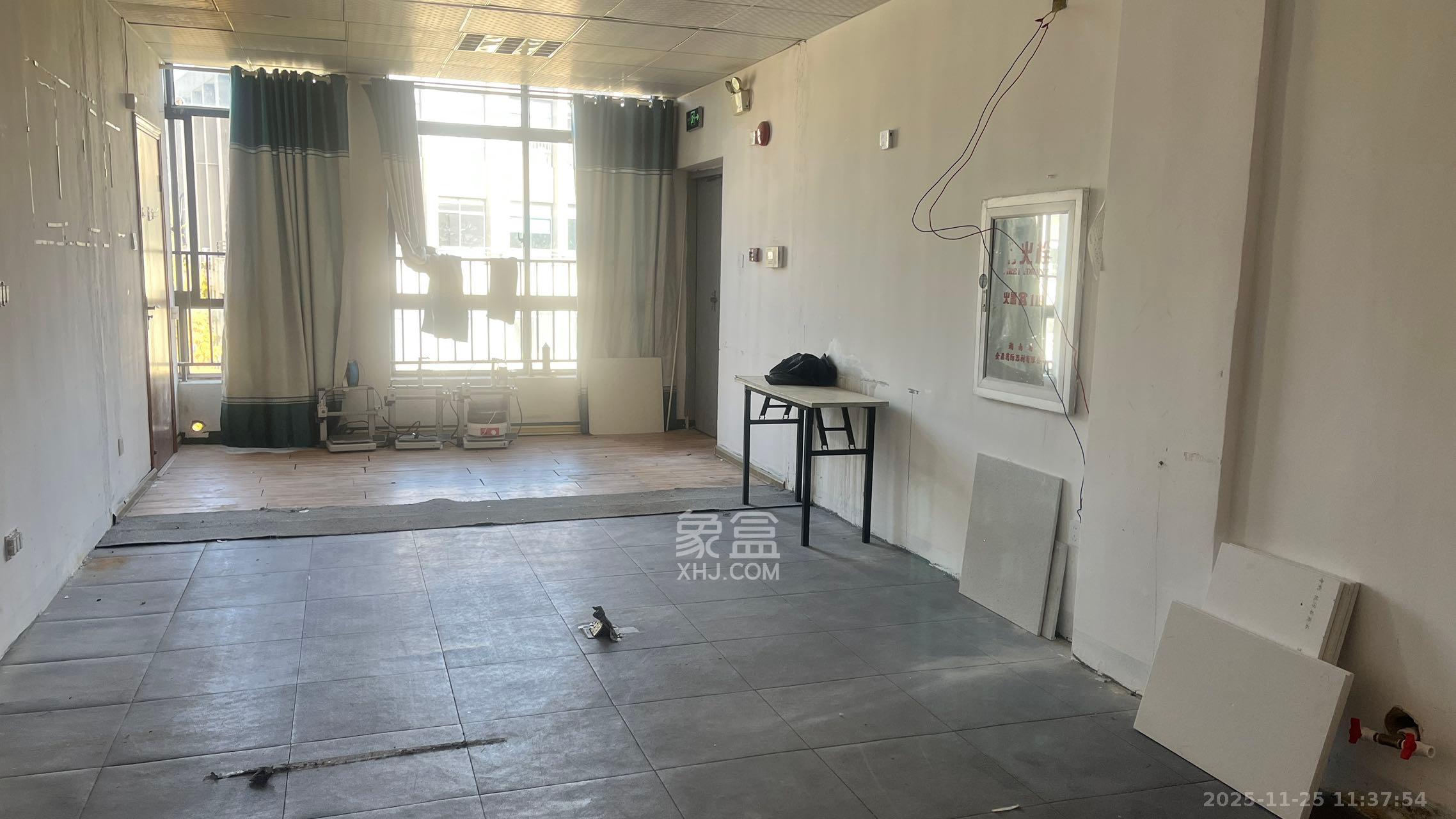 国际企业中心   491.21㎡      9000.0元/月室内图