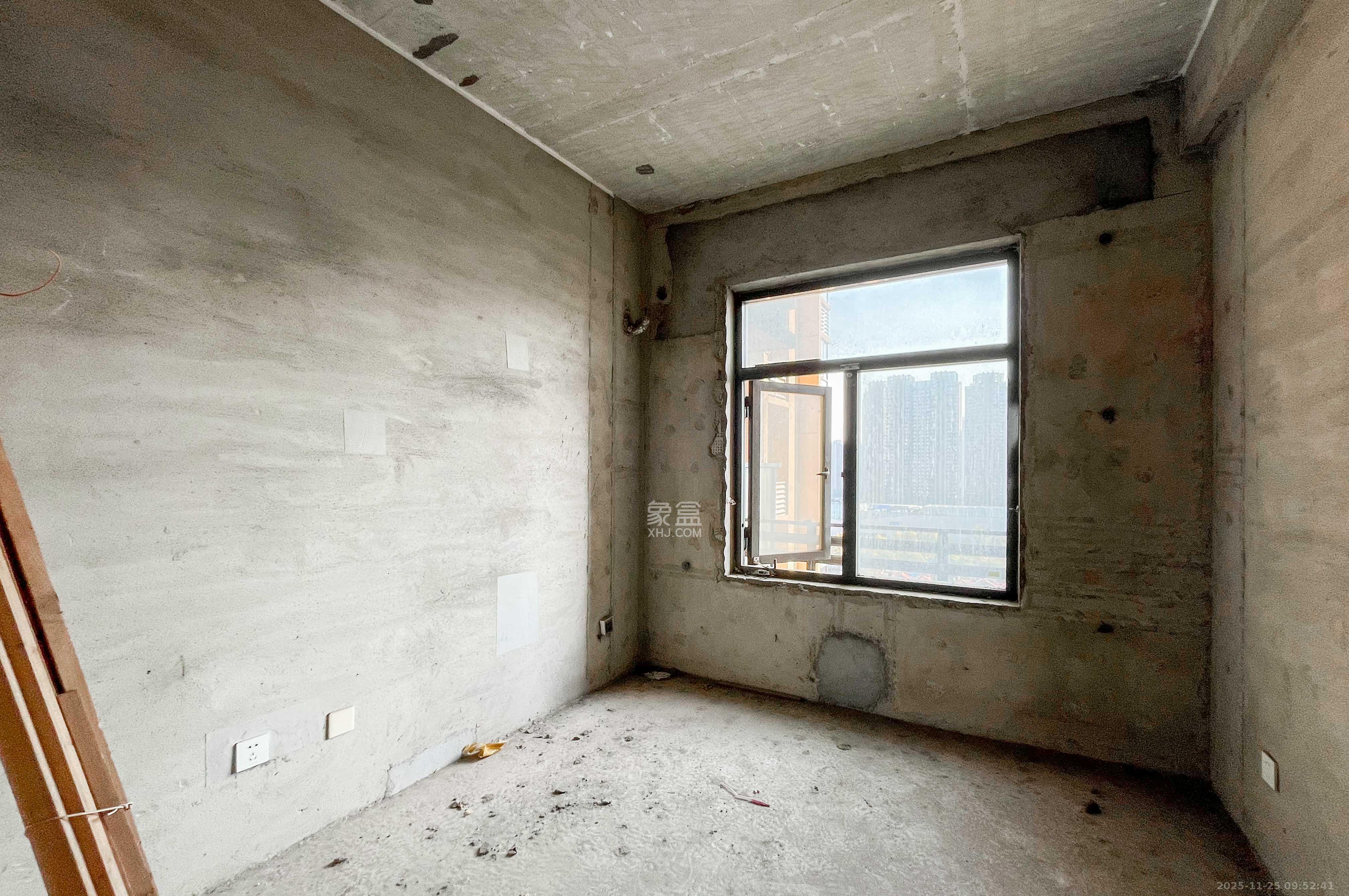 振业城二期  3室2厅2卫    131.8万其他