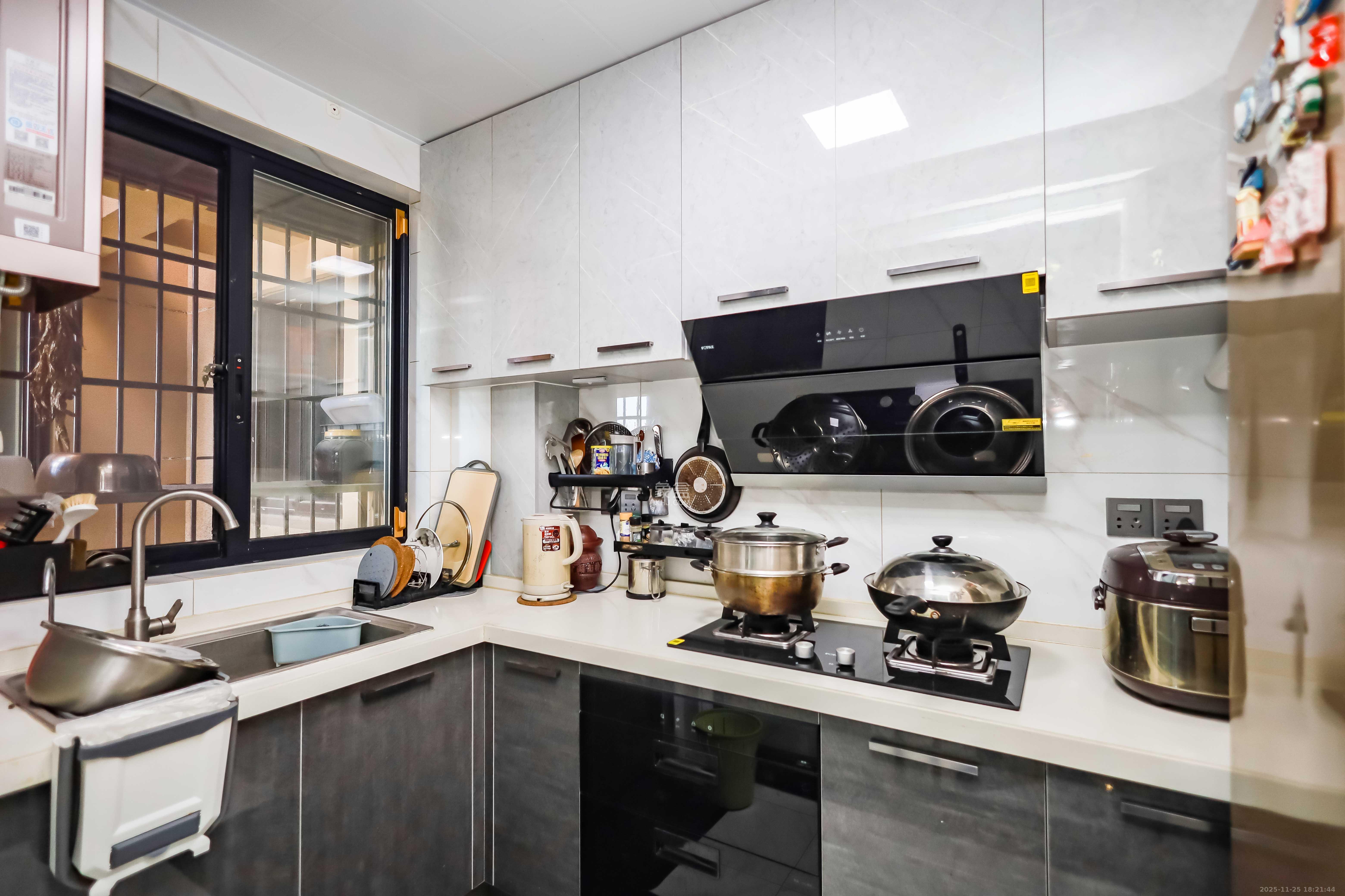 金科世界城  3室2厅2卫    98.0万厨房