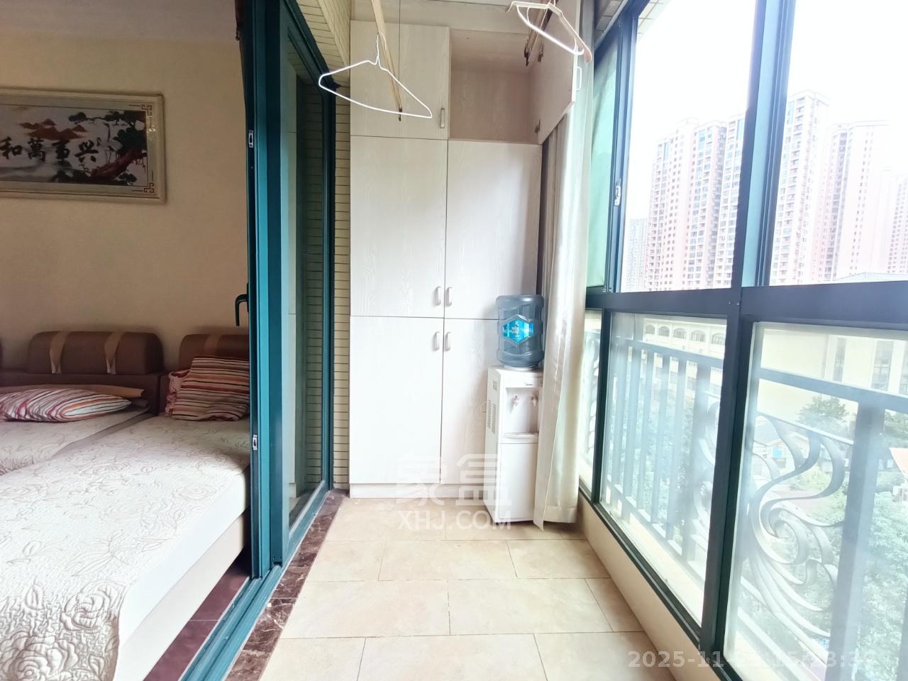 恒大城 1室2厅1卫 2200.0元/月 恒大城 1室2厅1卫 2200.0元/月室内图