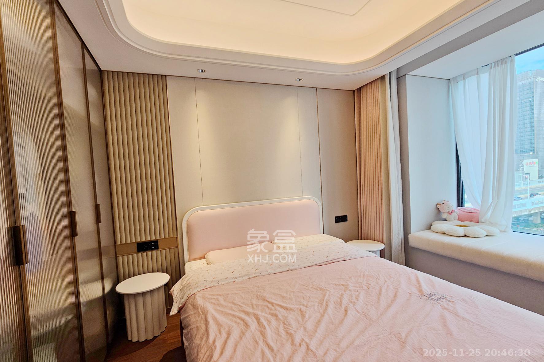 运达滨河广场  4室2厅3卫    580.0万卧室