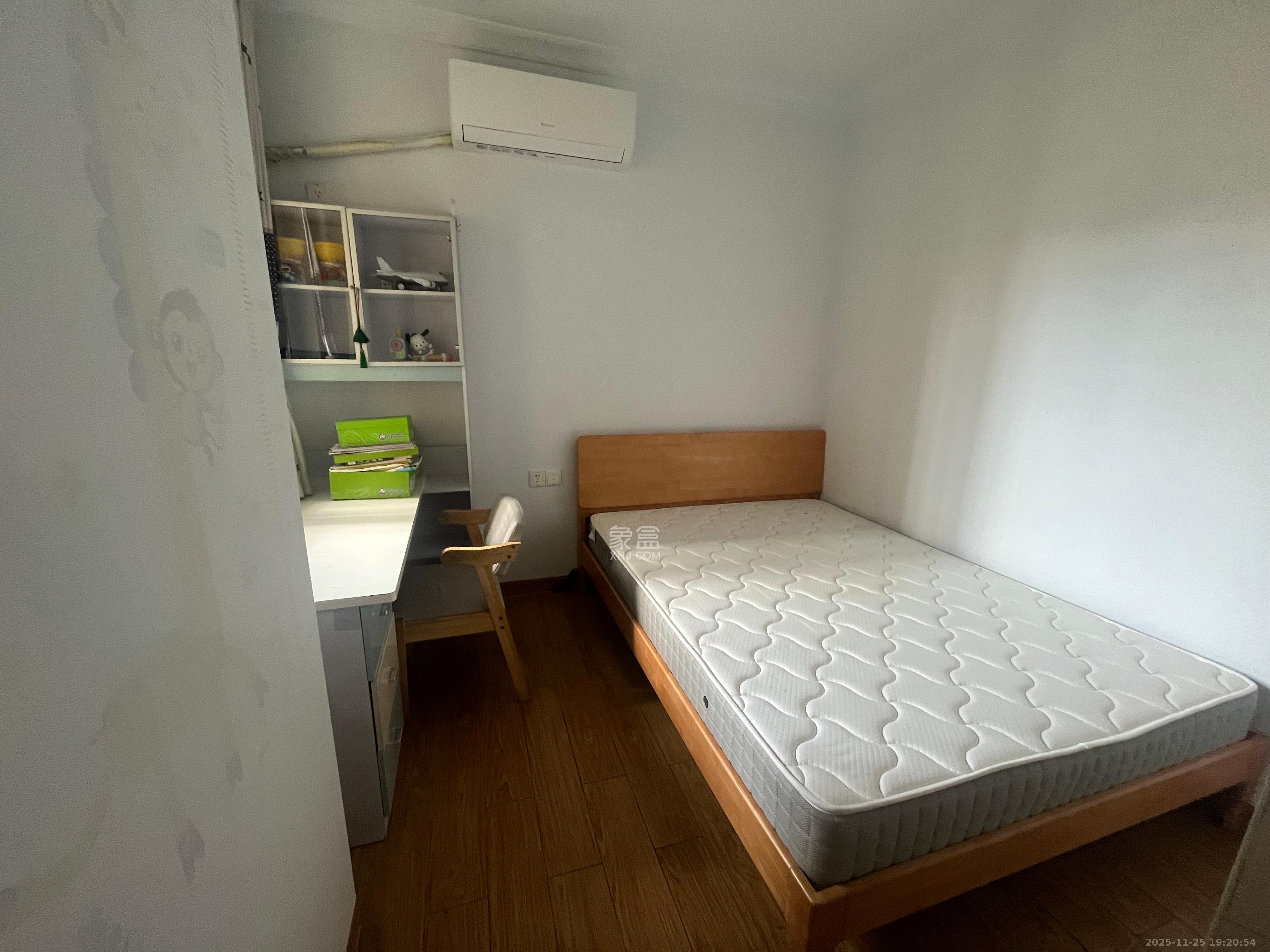 万国城(当代满庭春MOMA)三期 3室2厅1卫 2300.0元/月 万国城(当代满庭春MOMA)三期 3室2厅1卫 2300.0元/月室内图