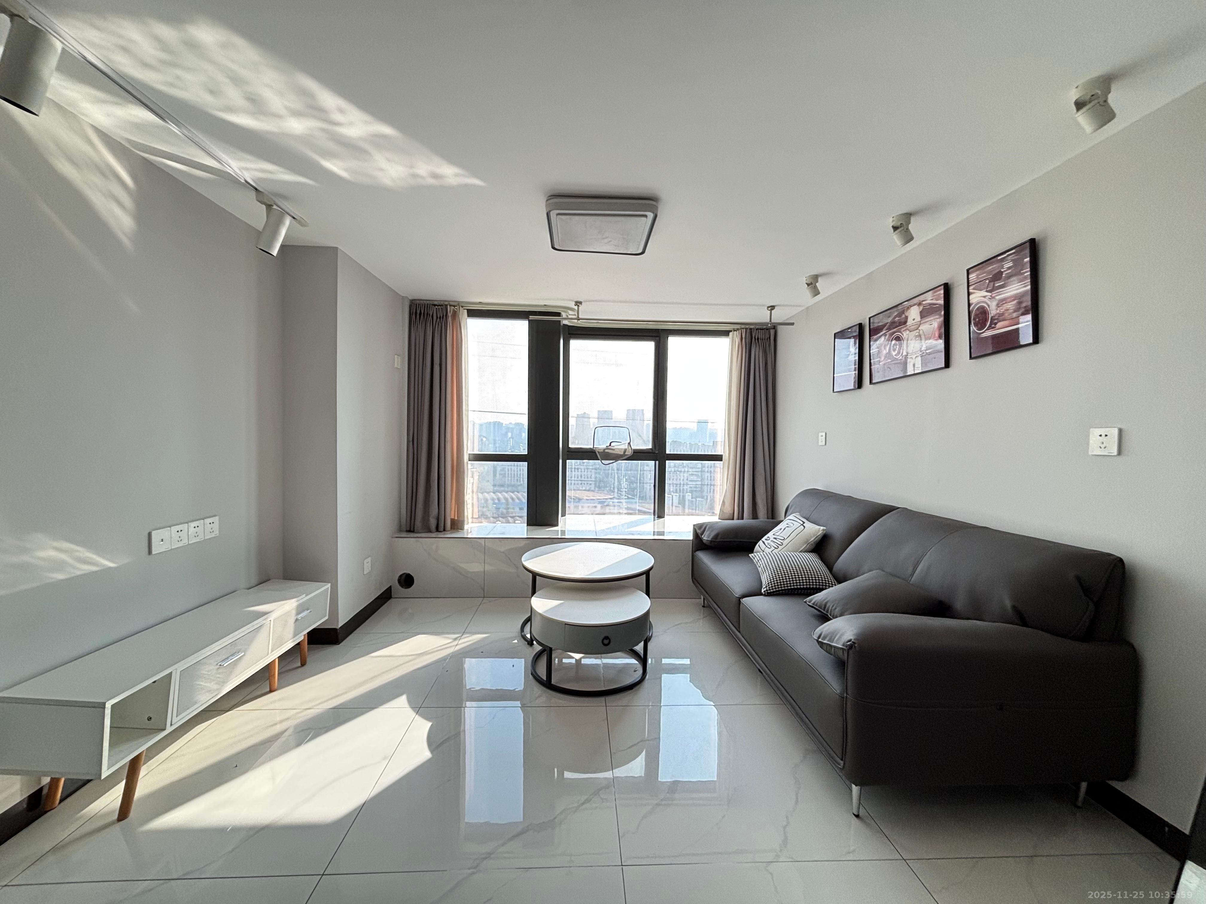 长房时代小镇  2室1厅1卫    2000.0元/月