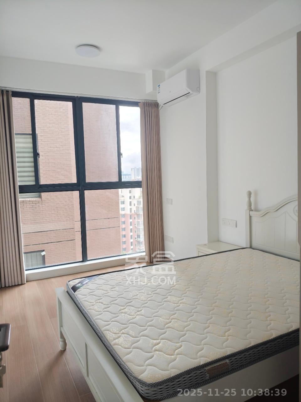 枫华府第  3室2厅2卫    2400.0元/月室内图