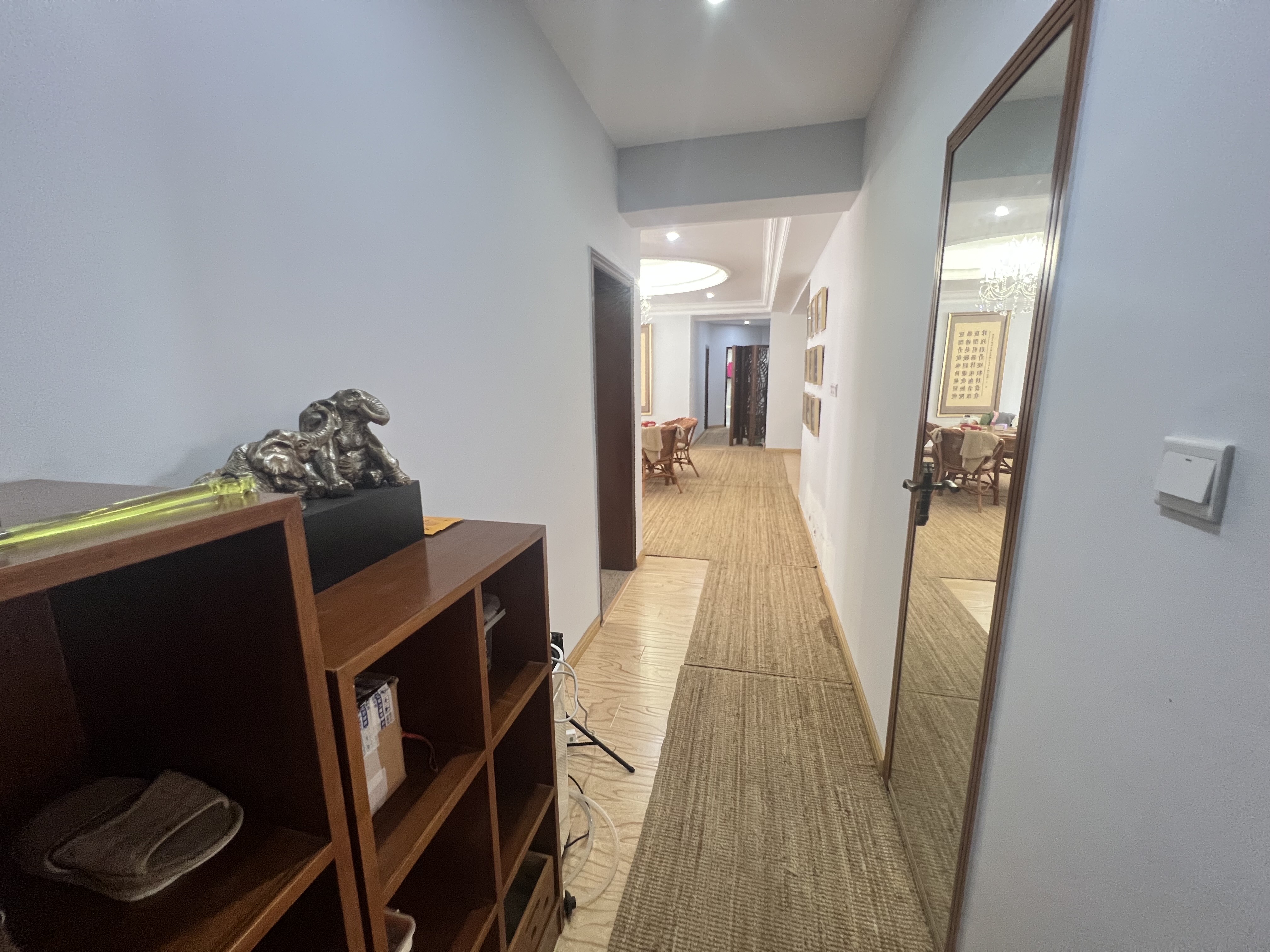 德派斯大厦 4室2厅2卫 7000.0元/月 德派斯大厦 4室2厅2卫 7000.0元/月室内图