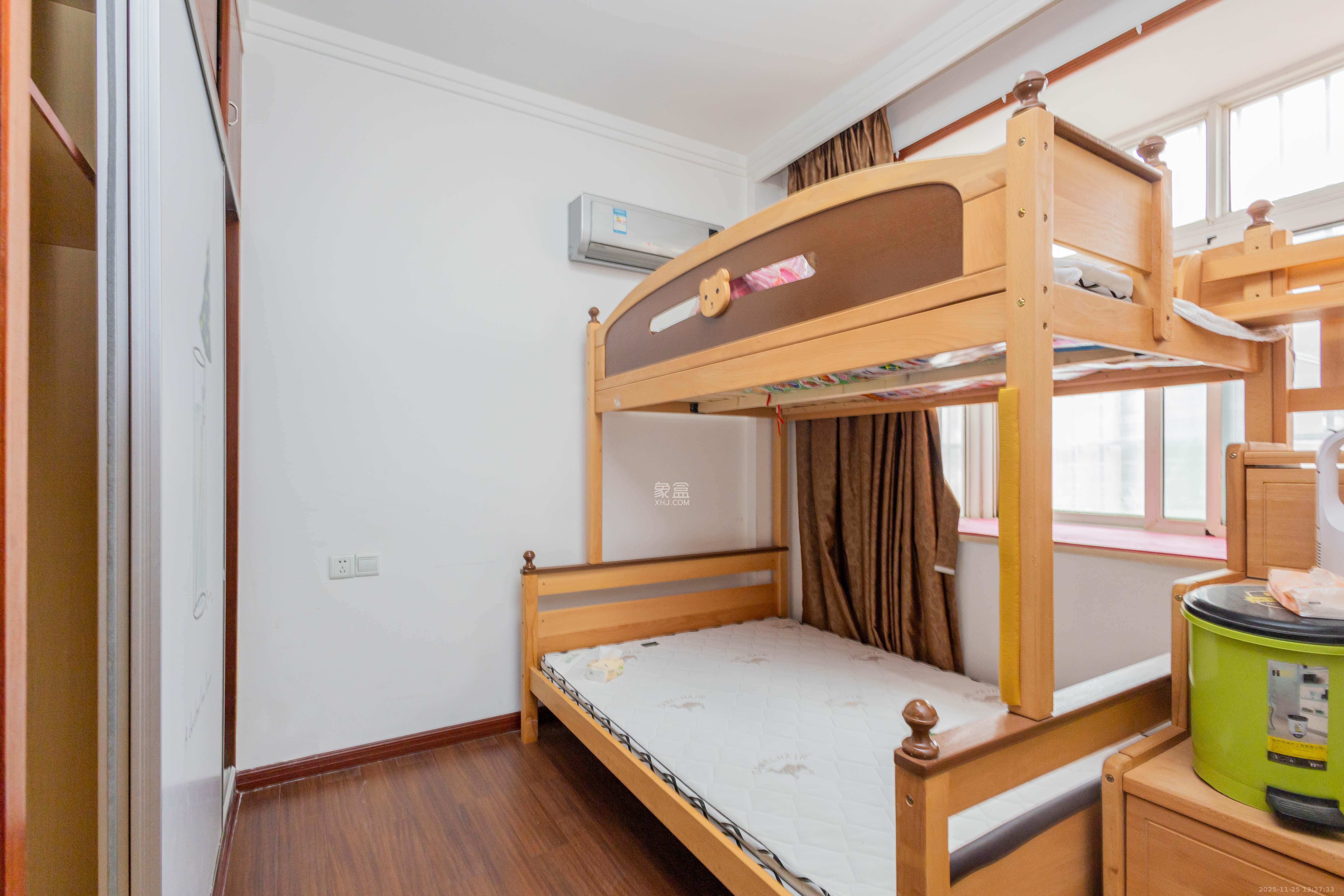 星城国际 3室2厅2卫 63.0万 星城国际 3室2厅2卫 63.0万卧室