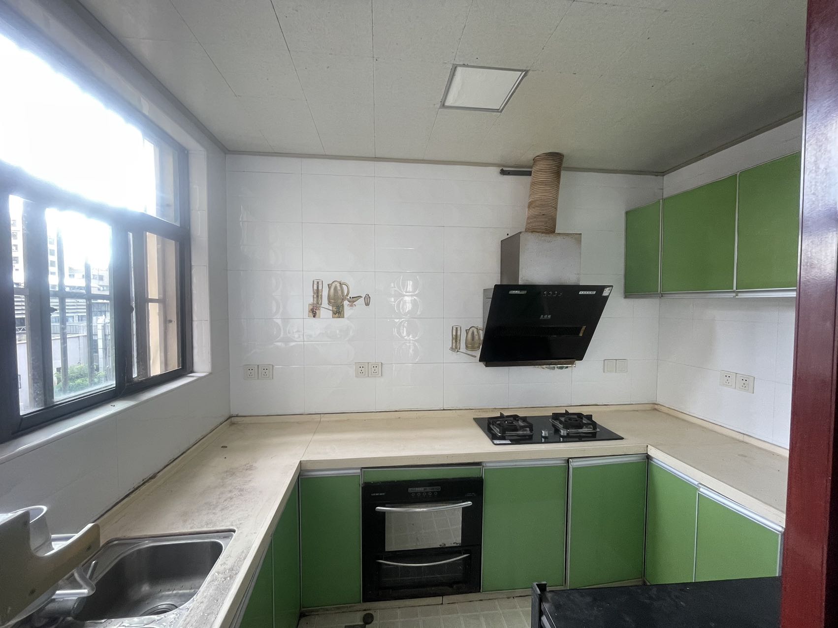 海岛阳光三期（阳光街城）  3室2厅2卫    2700.0元/月