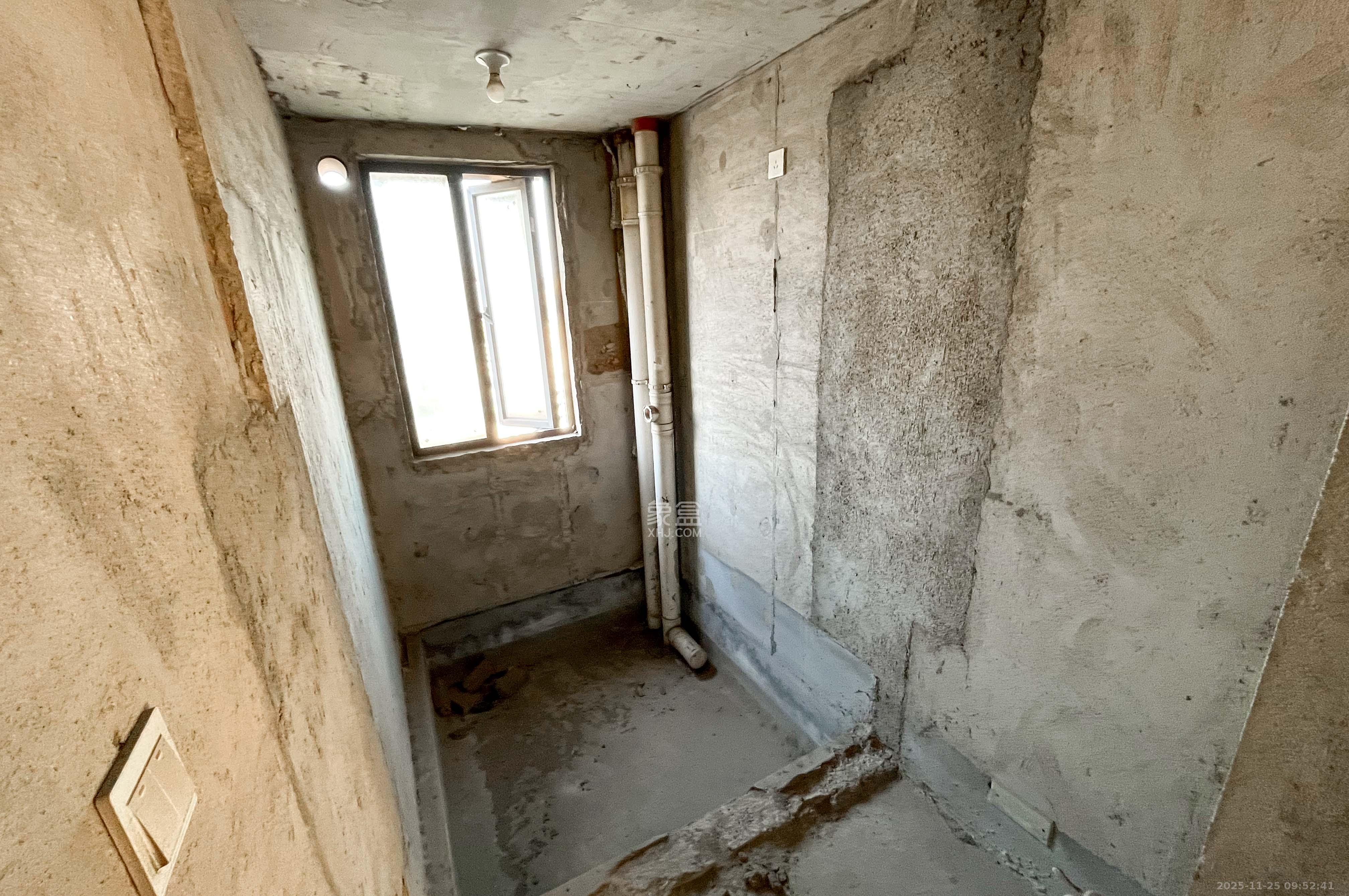 振业城二期  3室2厅2卫    131.8万其他