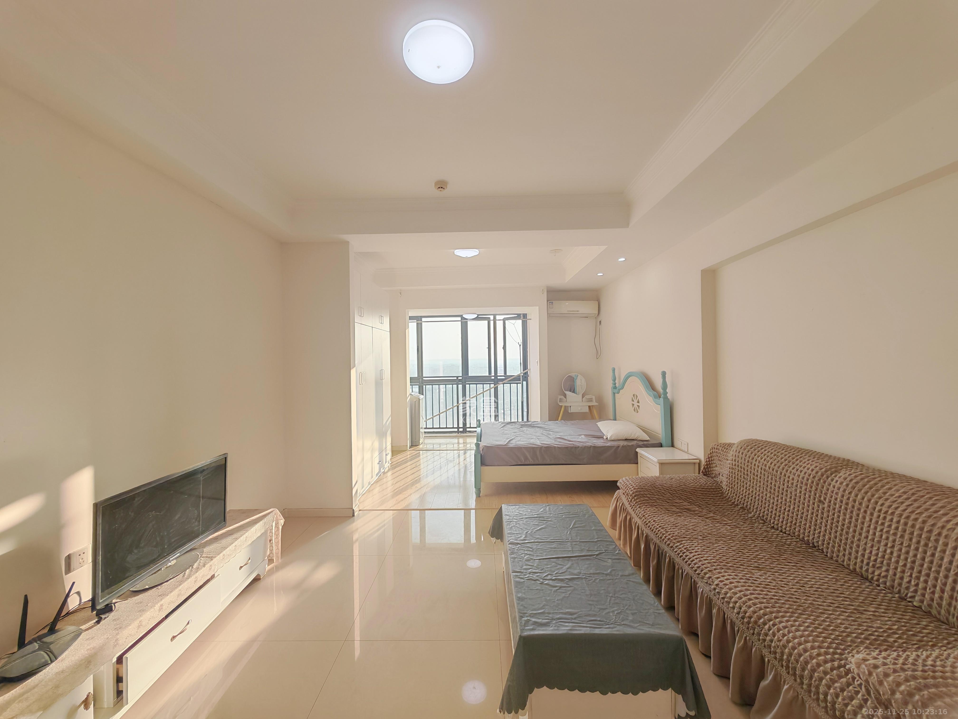 九峰远见 1室1厅1卫 1500.0元/月 九峰远见 1室1厅1卫 1500.0元/月室内图