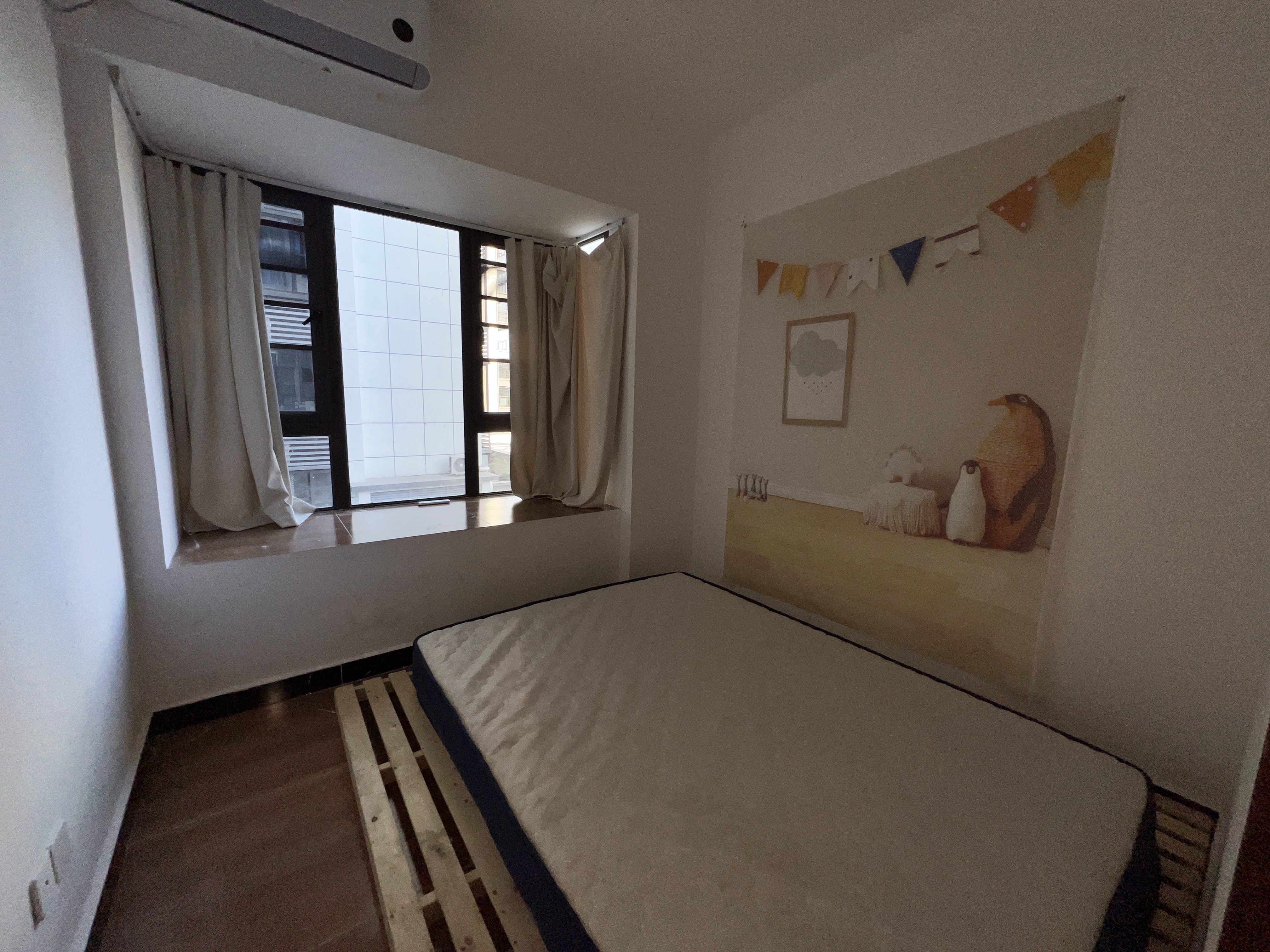 坡博家园一区  3室2厅1卫    2600.0元/月室内图