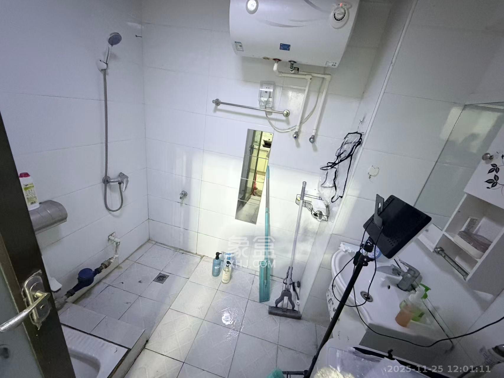 世纪桃花苑 1室0厅1卫 1200.0元/月 世纪桃花苑 1室0厅1卫 1200.0元/月室内图