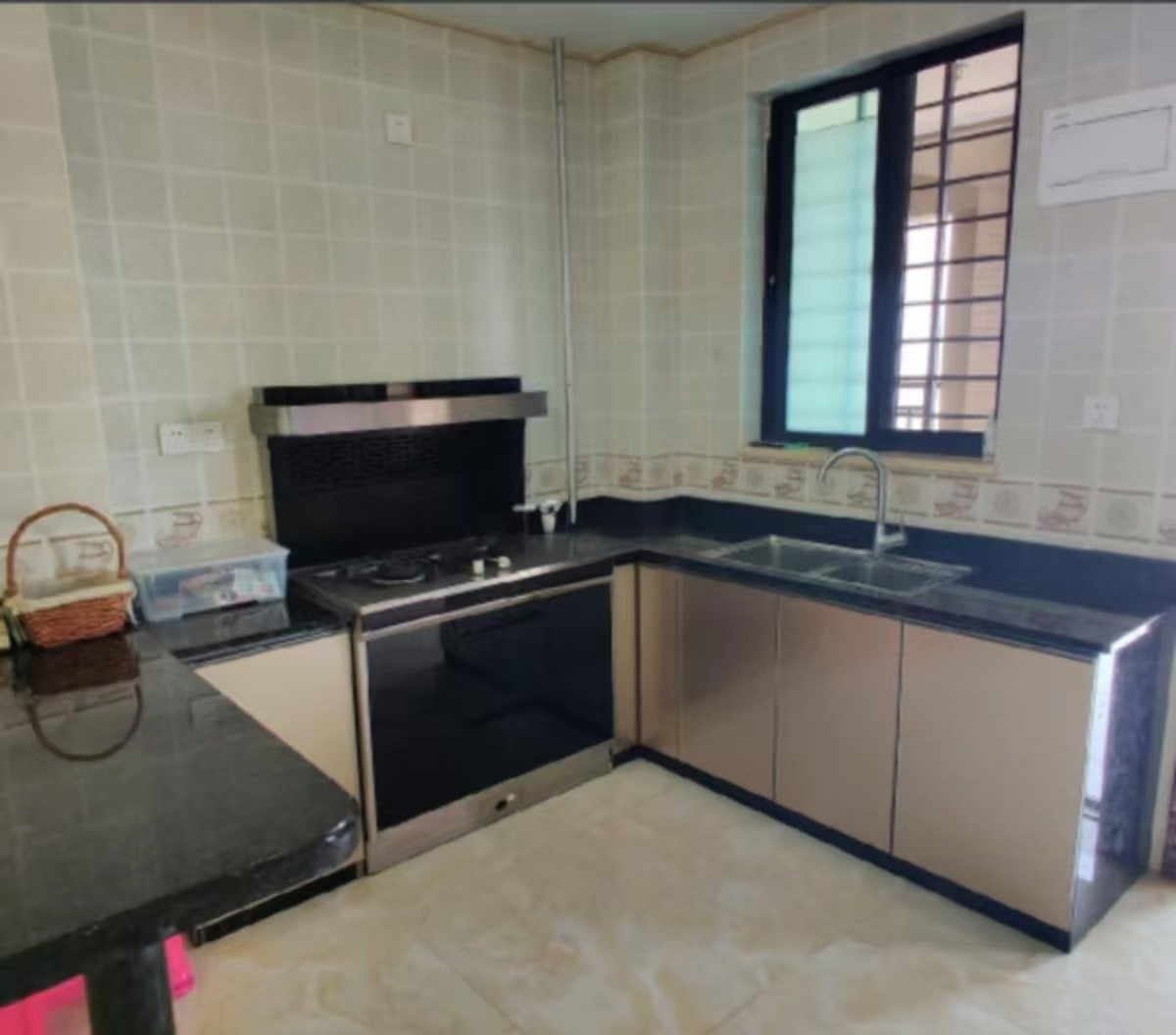 江畔人家  1室1厅1卫    2100.0元/月室内图