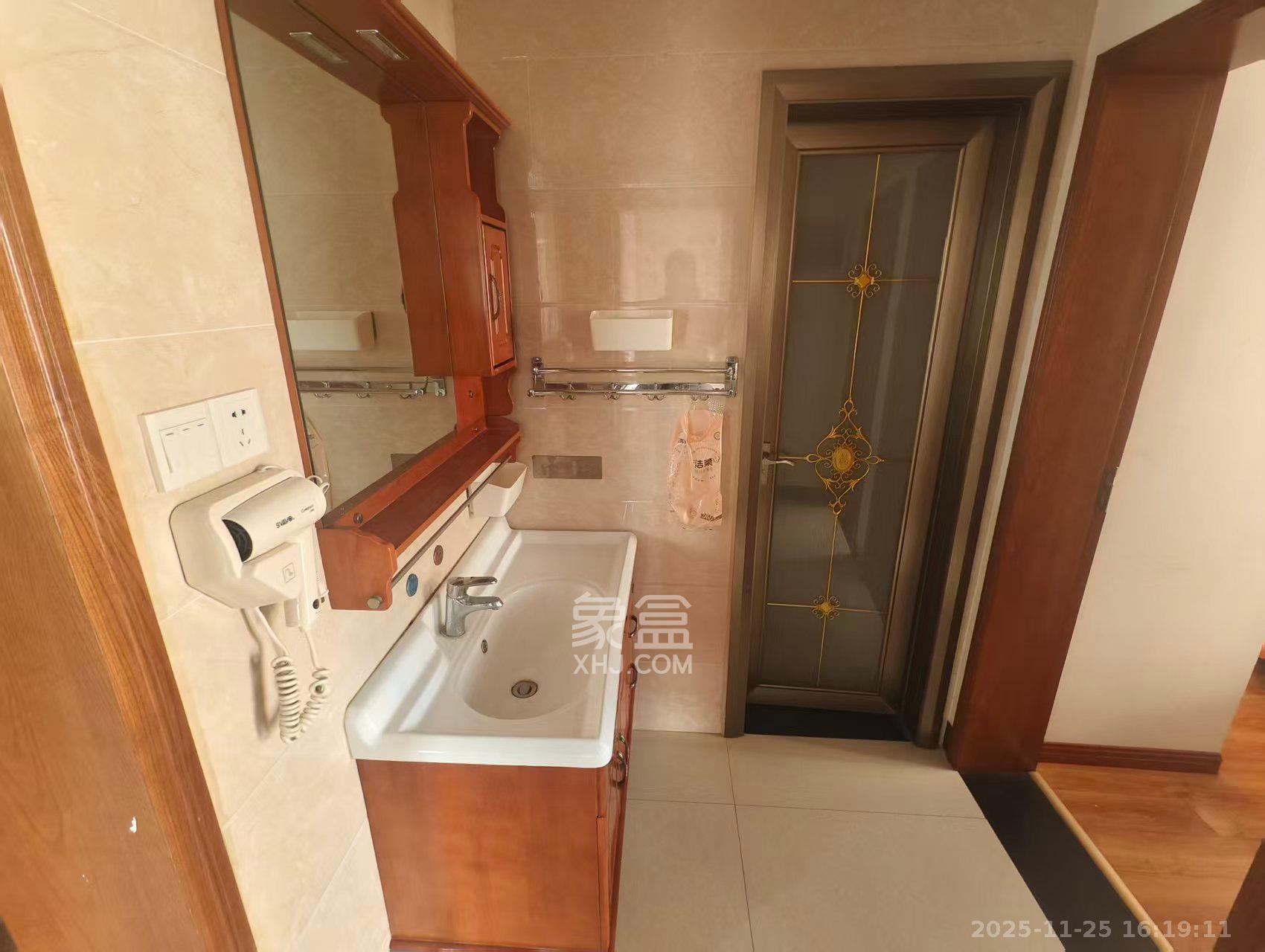 勤诚达新界  3室1厅1卫    2100.0元/月室内图