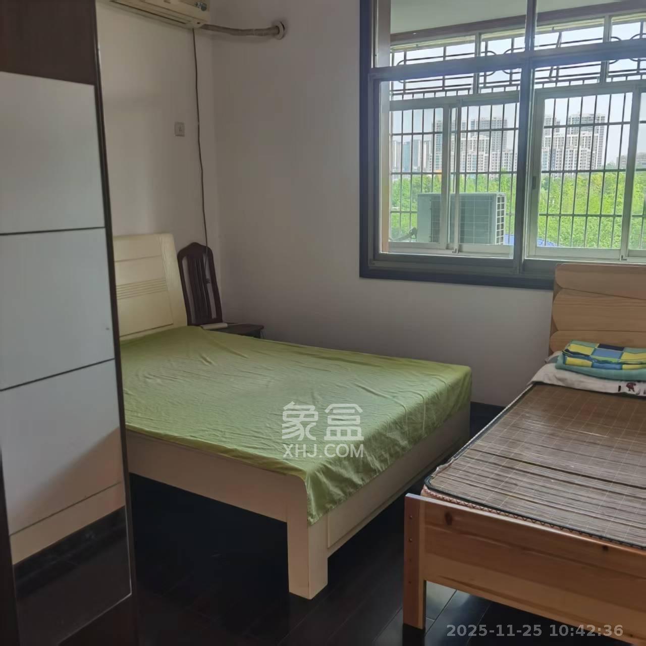 鸭婆塘小区 4室2厅1卫 2000.0元/月 鸭婆塘小区 4室2厅1卫 2000.0元/月室内图