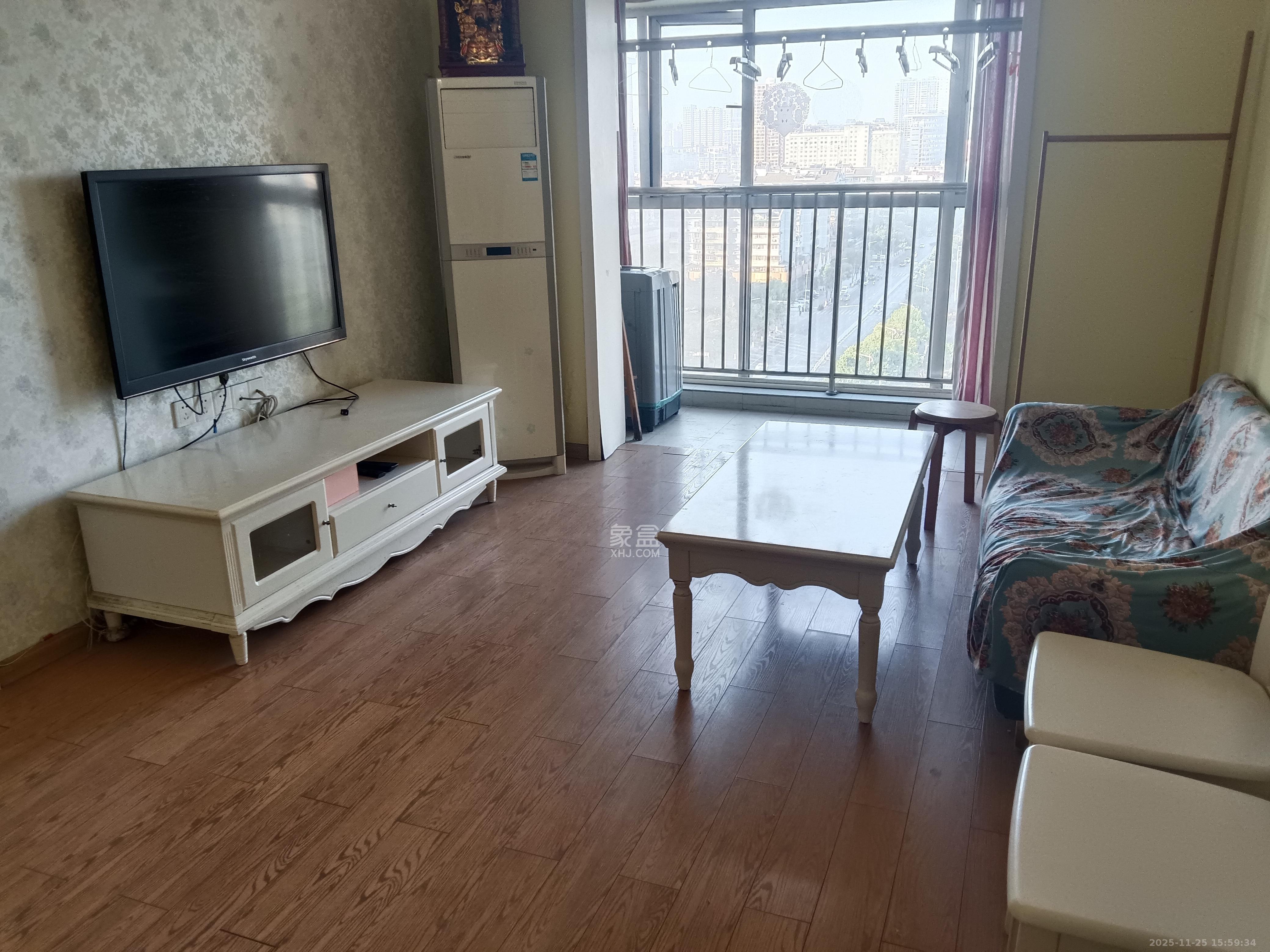 左岸右岸 2室1厅1卫 2200.0元/月 左岸右岸 2室1厅1卫 2200.0元/月室内图