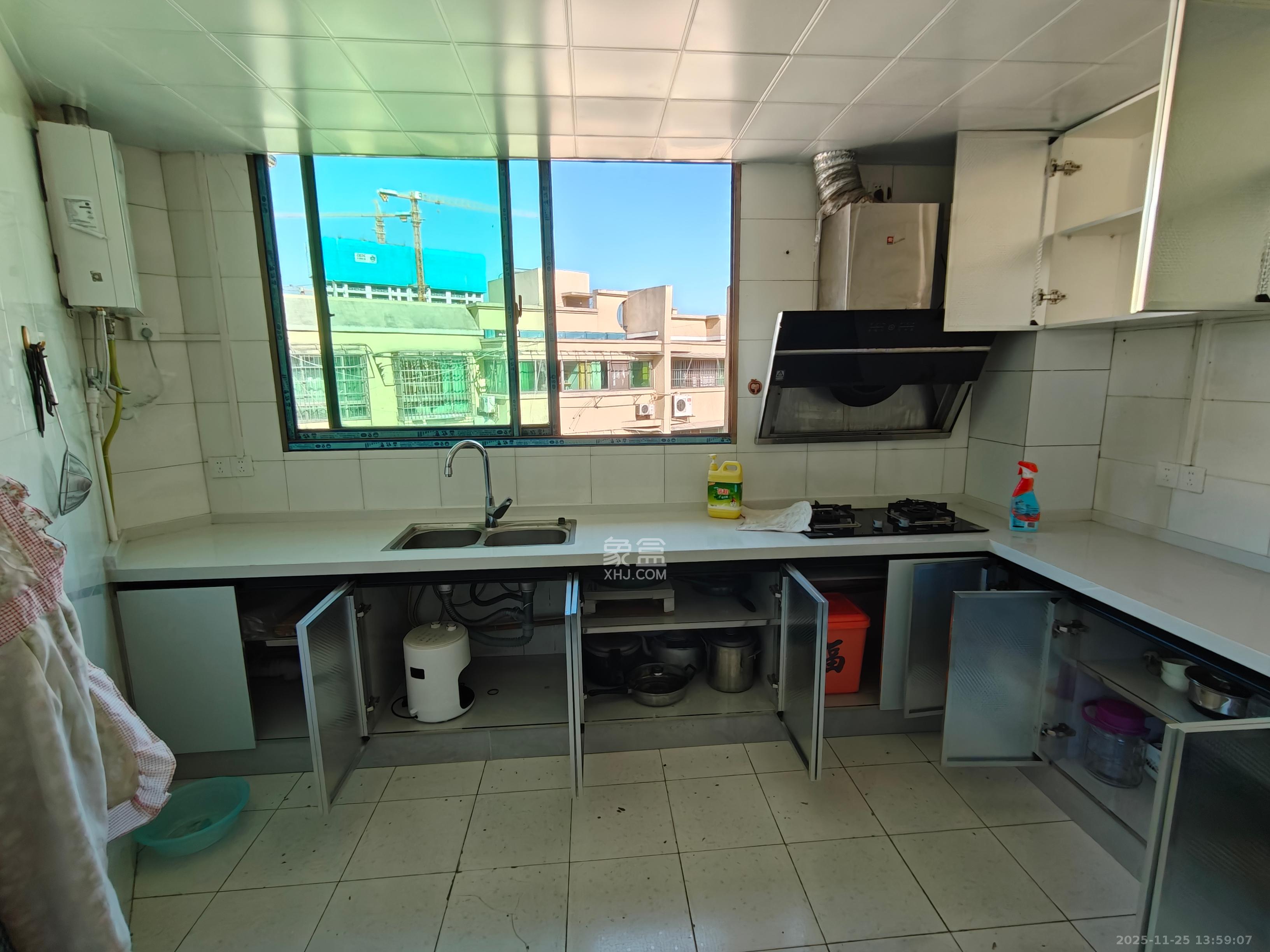 仁和家园  3室2厅2卫    1600.0元/月室内图