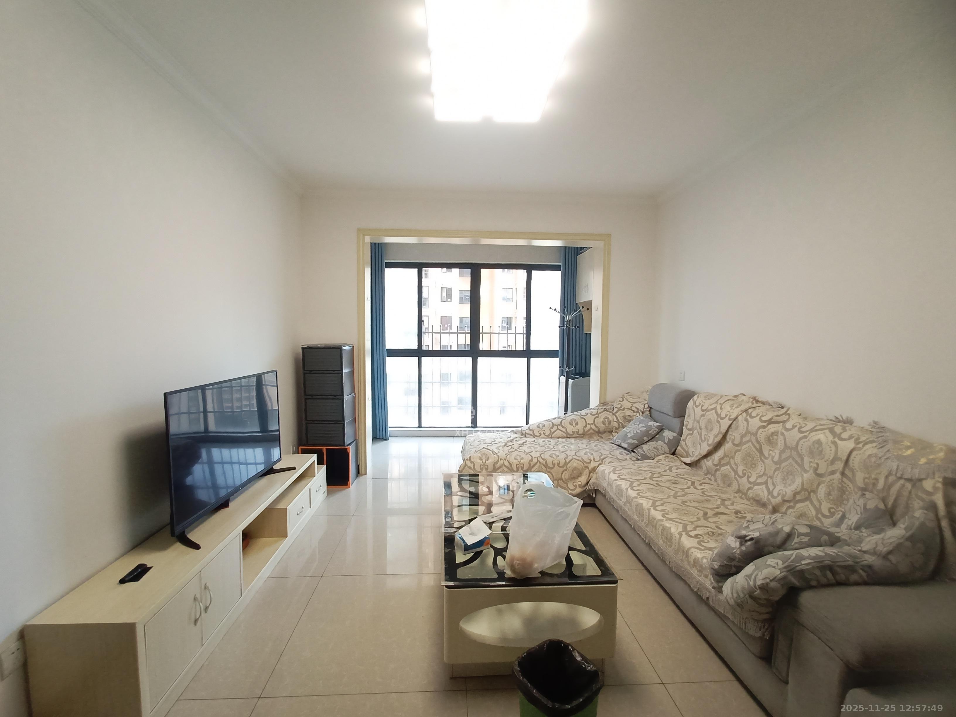 岳华新苑 2室2厅1卫 2000.0元/月 岳华新苑 2室2厅1卫 2000.0元/月室内图