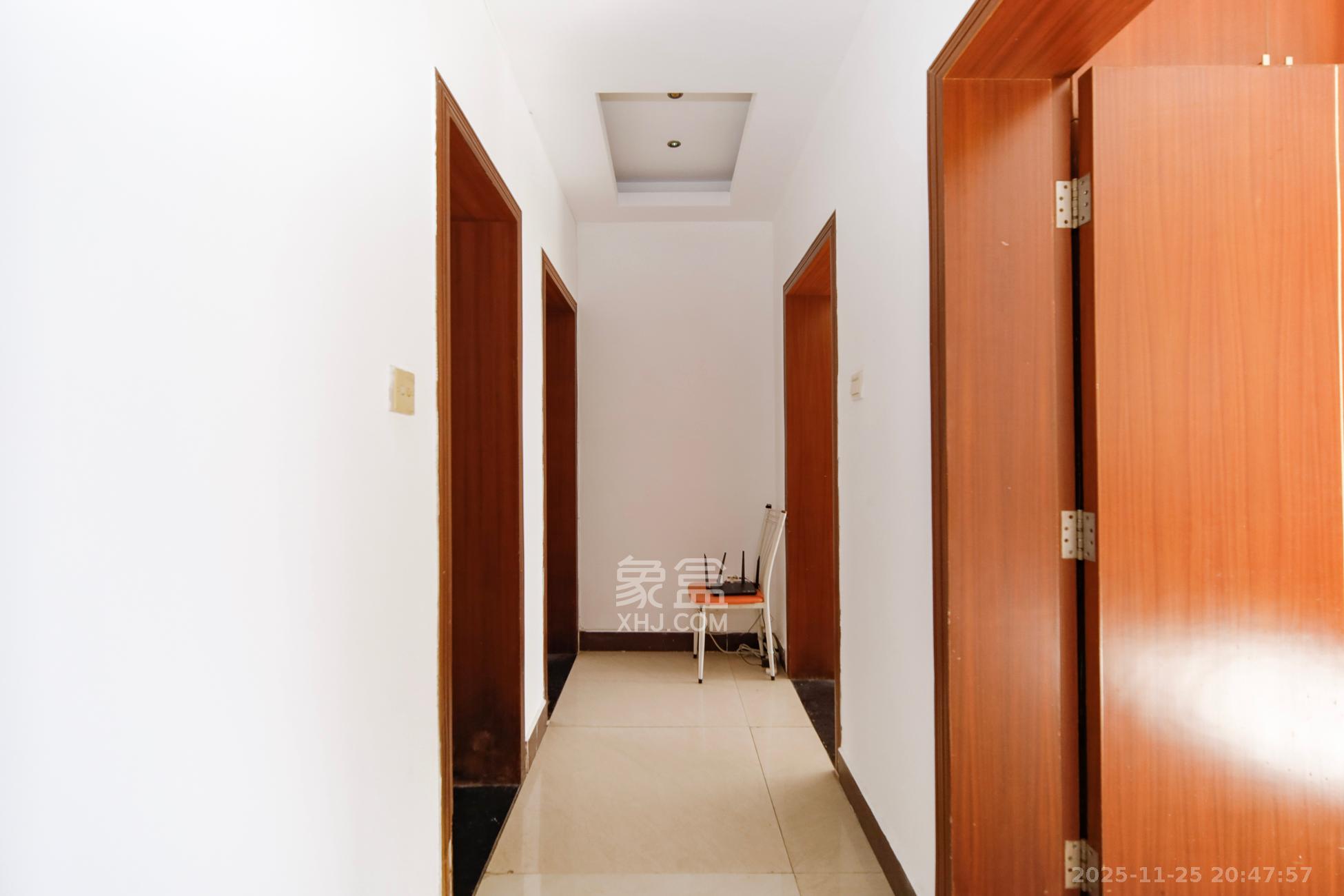 上海城小区  3室2厅2卫    100.0万其他