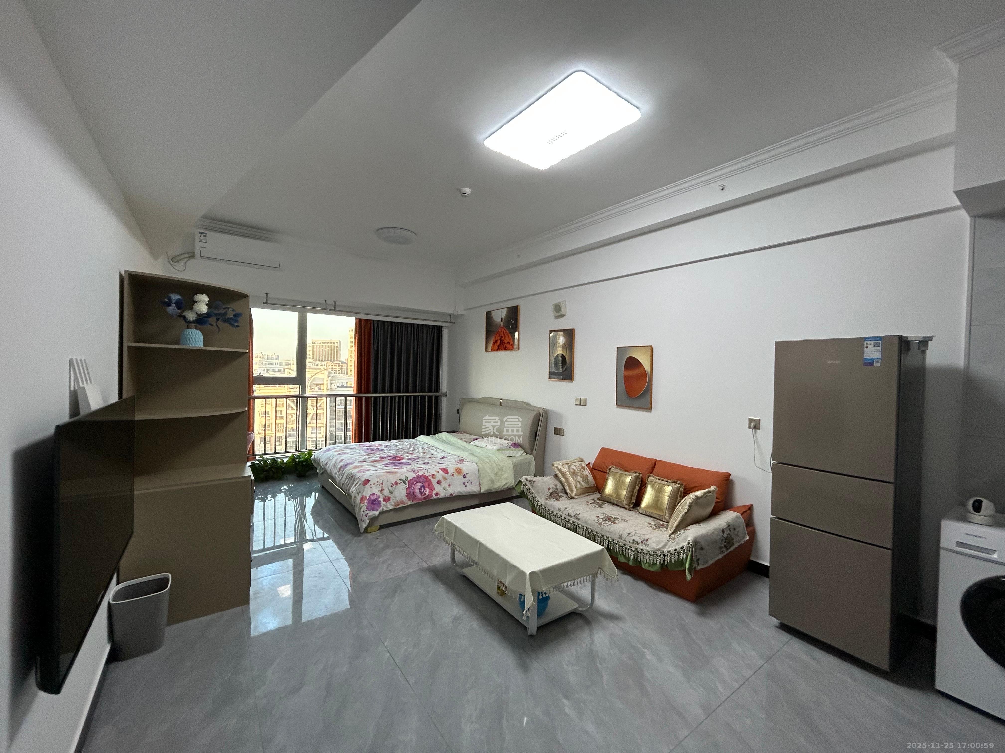 恒大誉府（融誉商业中心）  1室1厅1卫    1800.0元/月