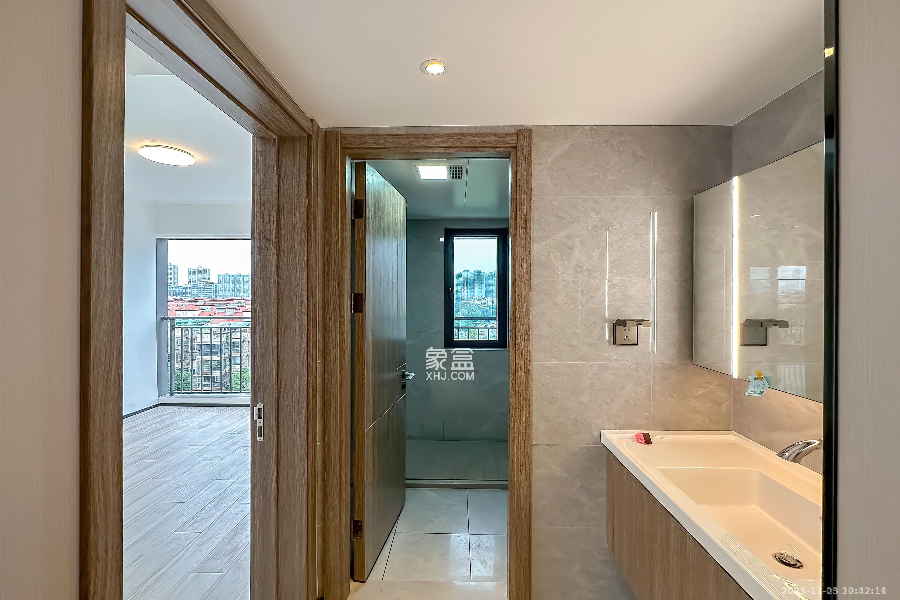 万科半岛国际  3室2厅2卫    4000.0元/月室内图