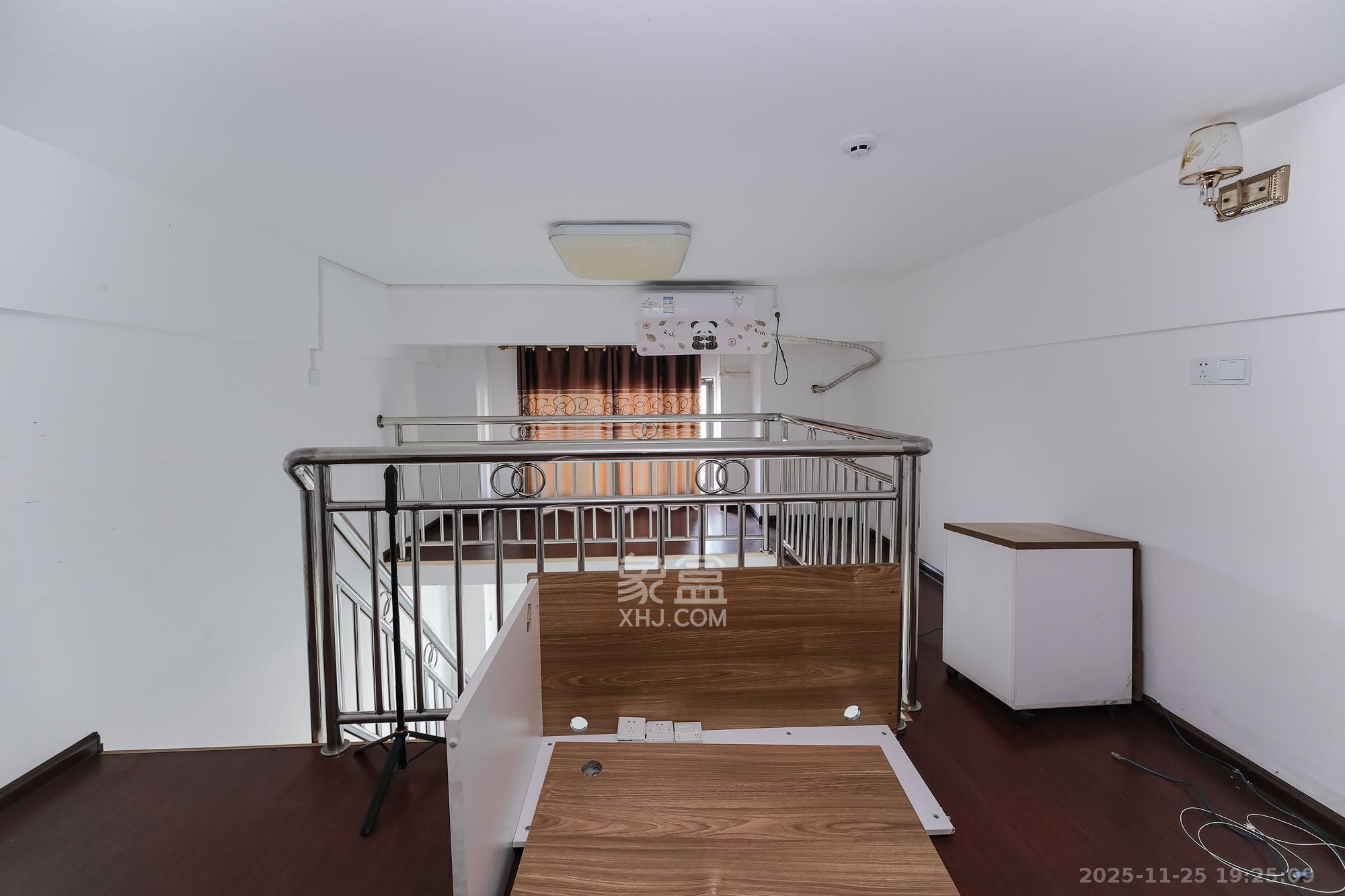 艾美潇湘 1室1厅1卫 25.0万 艾美潇湘 1室1厅1卫 25.0万卧室