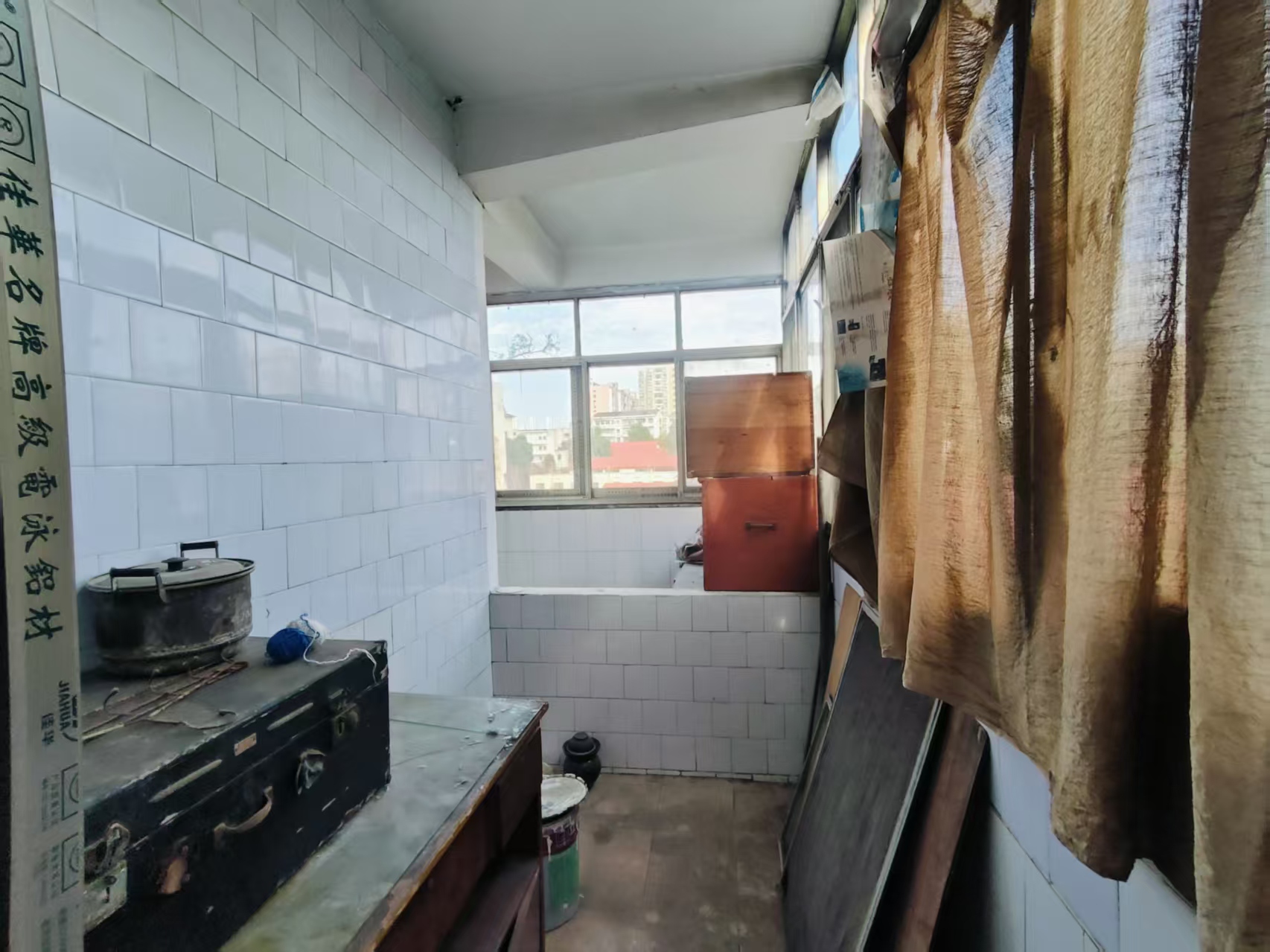 桃花仑居委会  3室2厅2卫    16.8万室内图