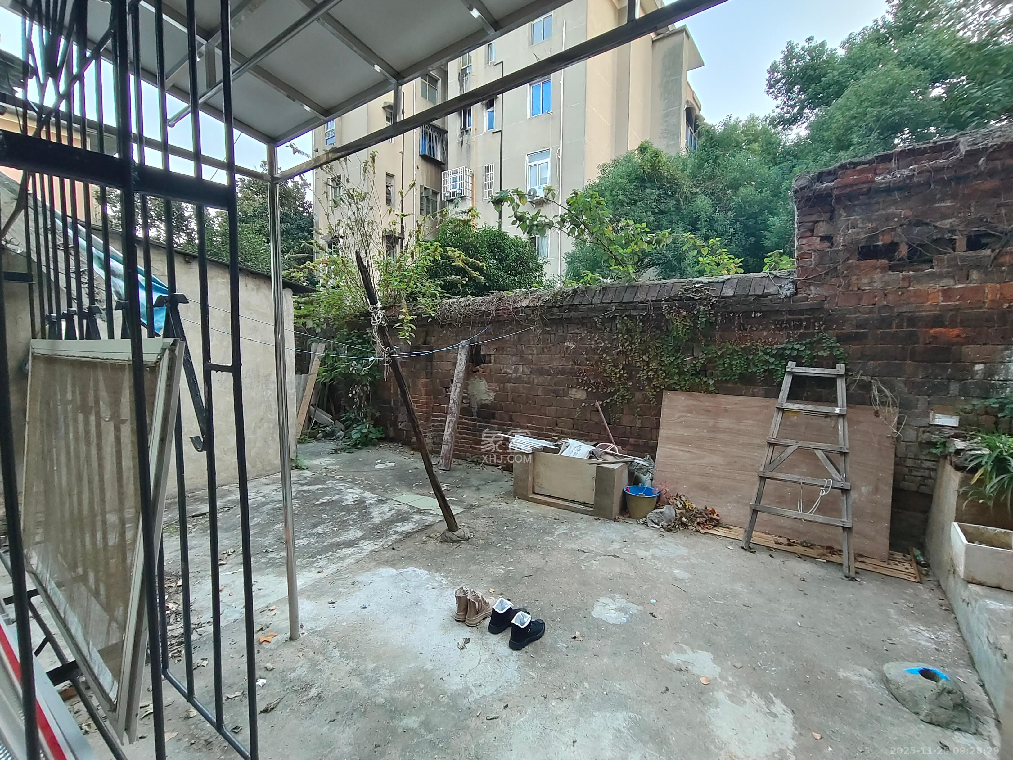 桂花社区制钉厂宿舍 2室1厅1卫 1200.0元/月 桂花社区制钉厂宿舍 2室1厅1卫 1200.0元/月室内图