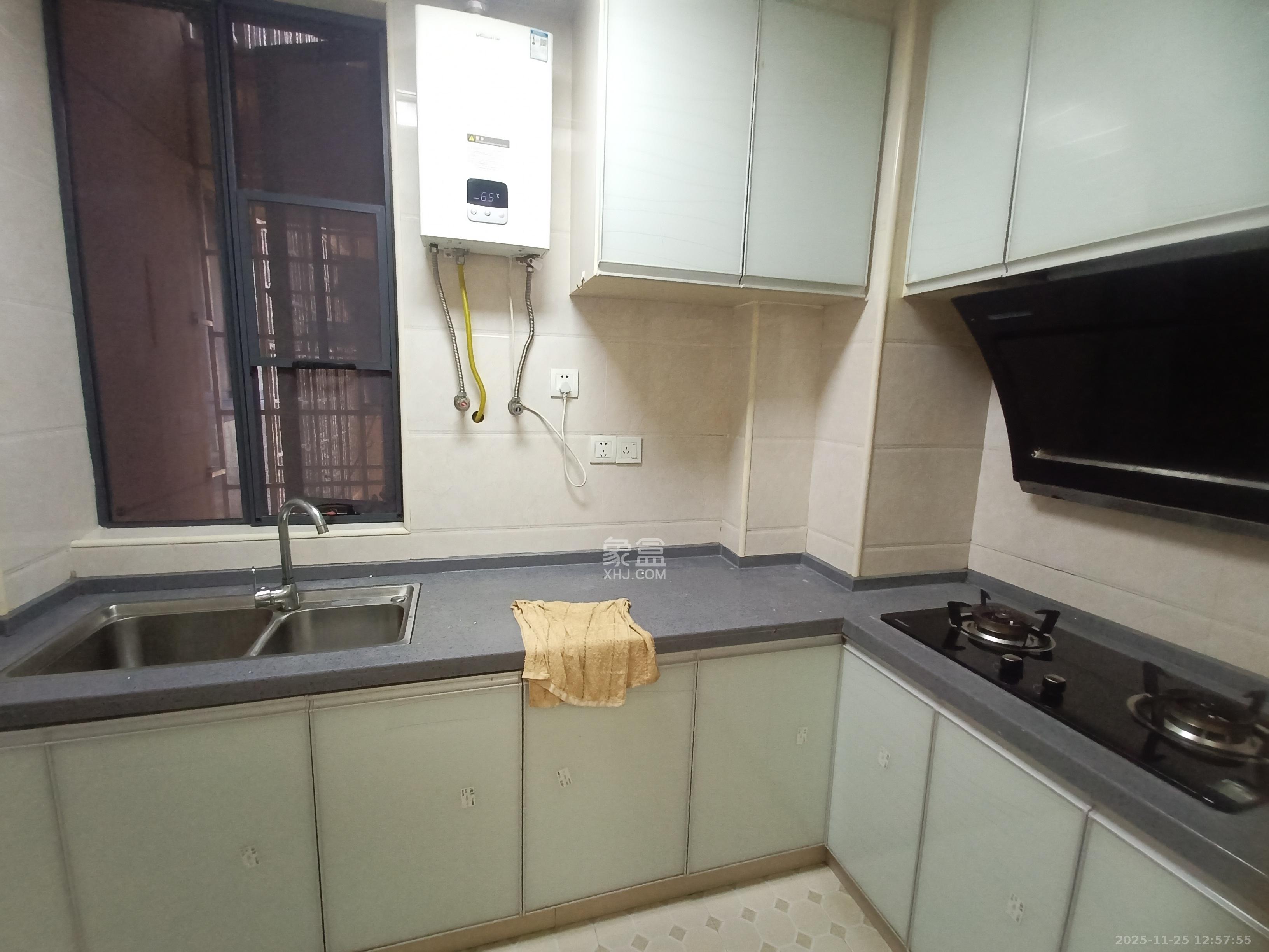 岳华新苑 2室2厅1卫 2000.0元/月 岳华新苑 2室2厅1卫 2000.0元/月室内图