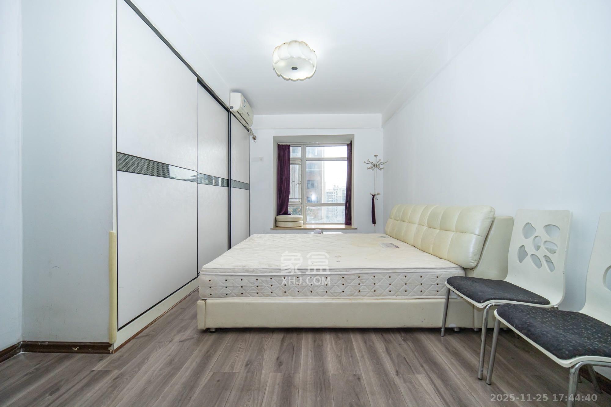 美利新世界 1室2厅2卫 2300.0元/月 美利新世界 1室2厅2卫 2300.0元/月室内图