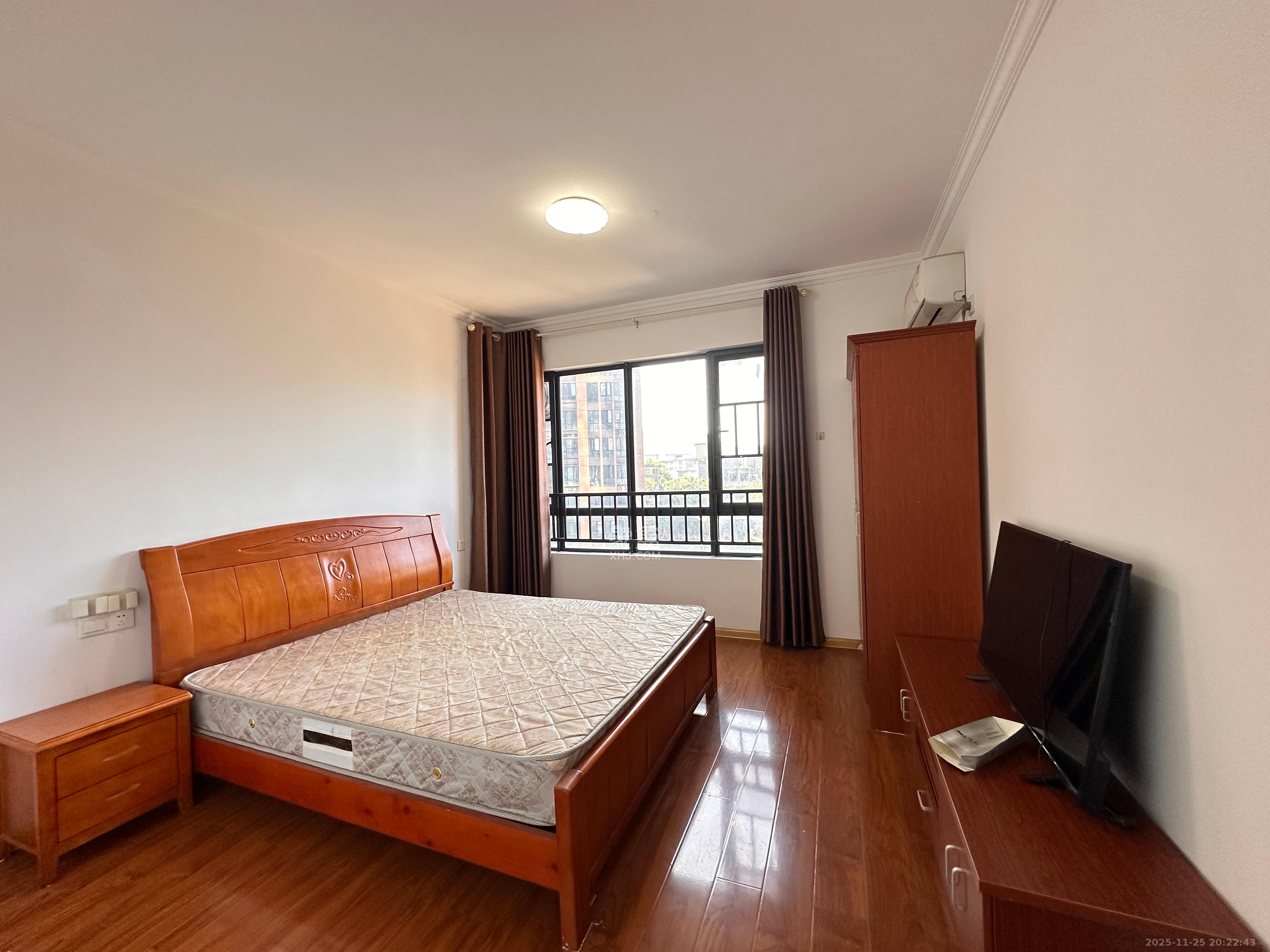 荣悦台  3室2厅2卫    3600.0元/月室内图