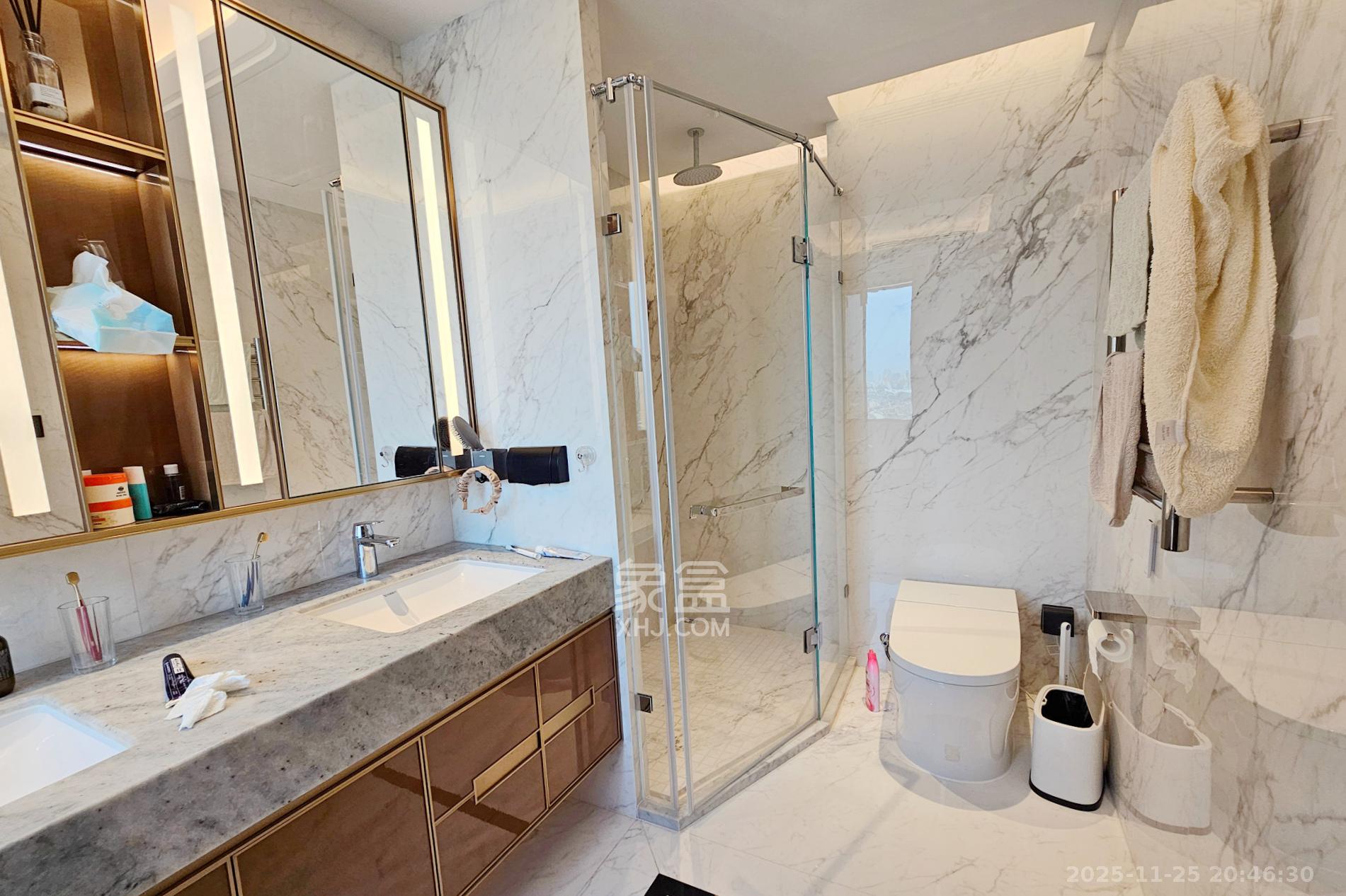 运达滨河广场  4室2厅3卫    580.0万卫生间