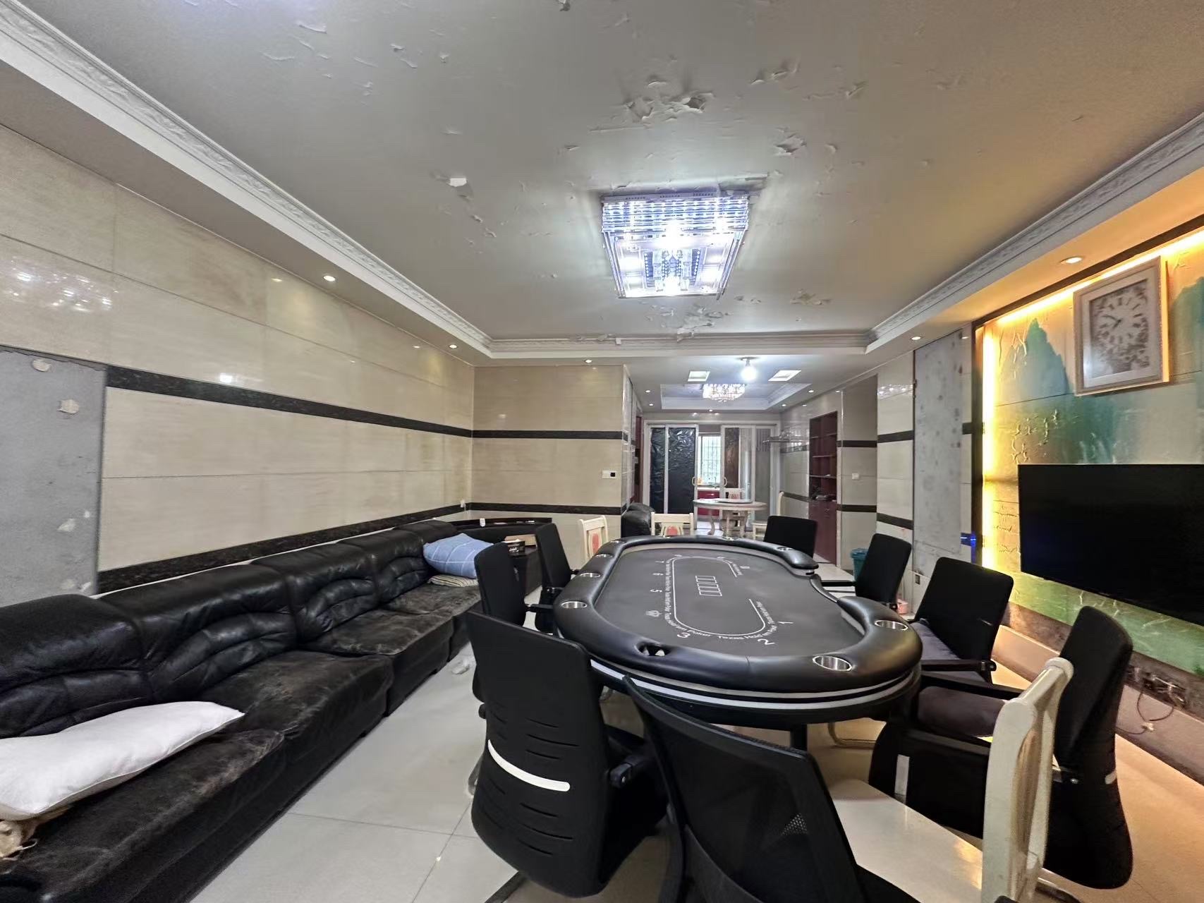 冠都现代城(冠都幸福彼岸) 4室2厅2卫 2400.0元/月 冠都现代城(冠都幸福彼岸) 4室2厅2卫 2400.0元/月室内图