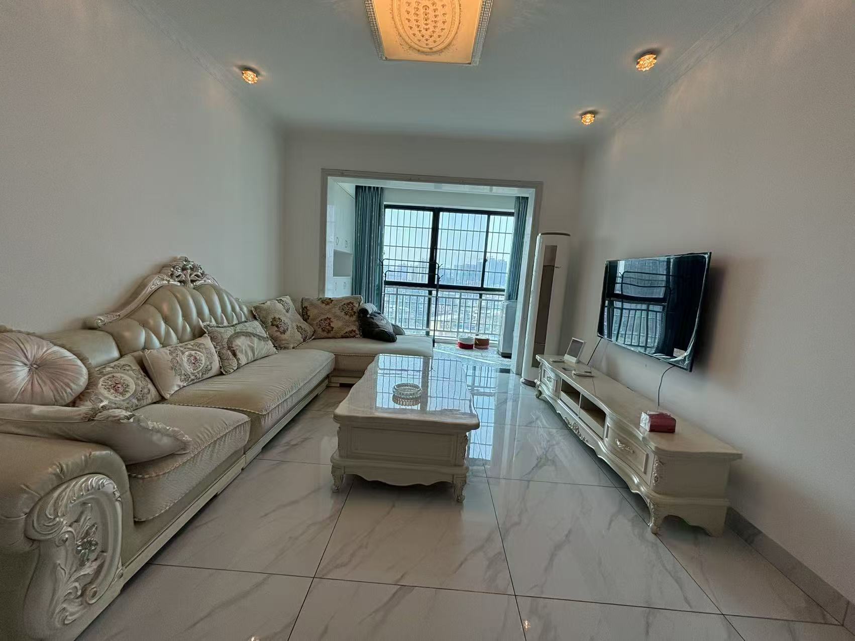 辉煌大厦  2室2厅1卫    1700.0元/月