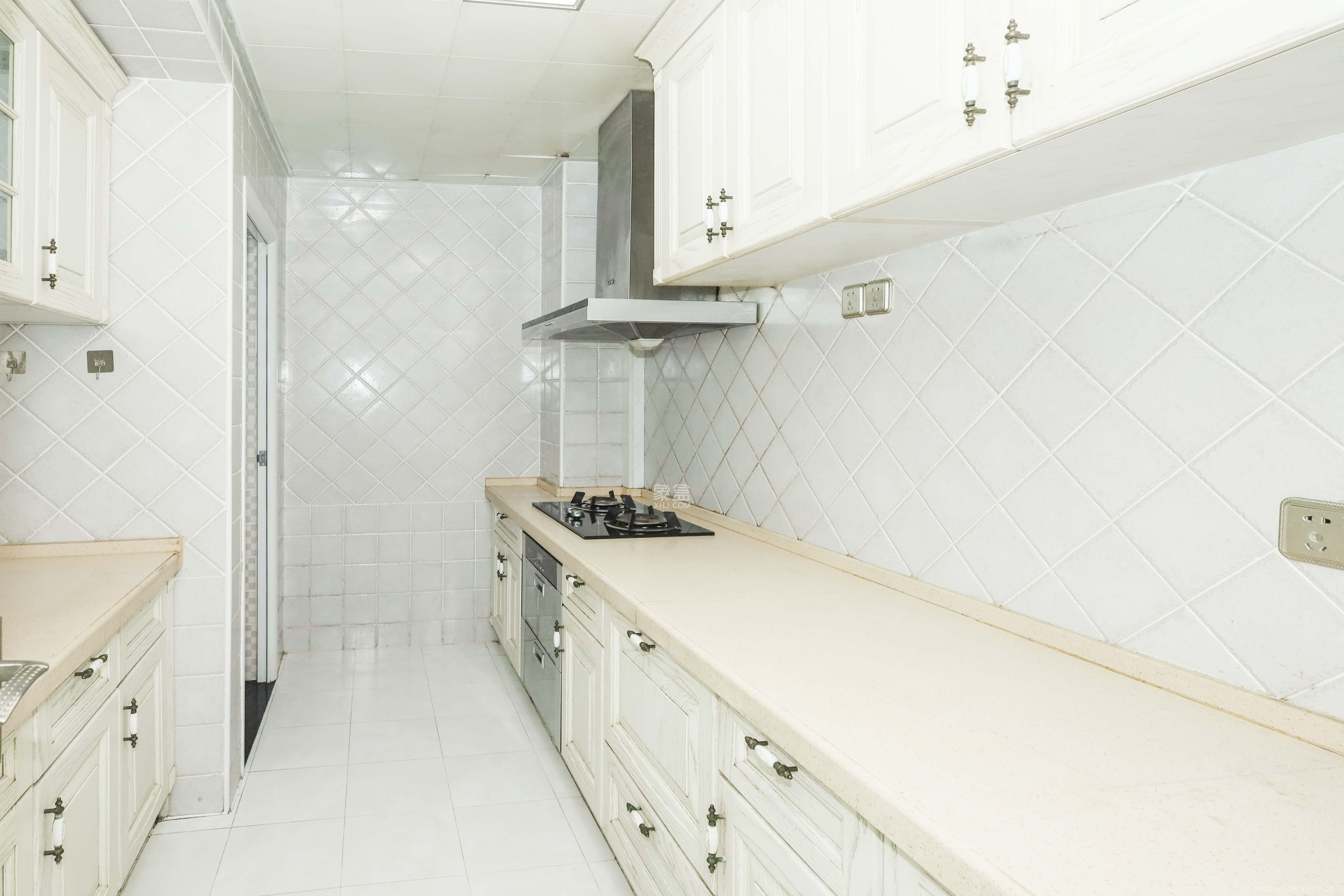 保利麓谷林语F区 1室0厅0卫 145.0万 保利麓谷林语F区 1室0厅0卫 145.0万厨房