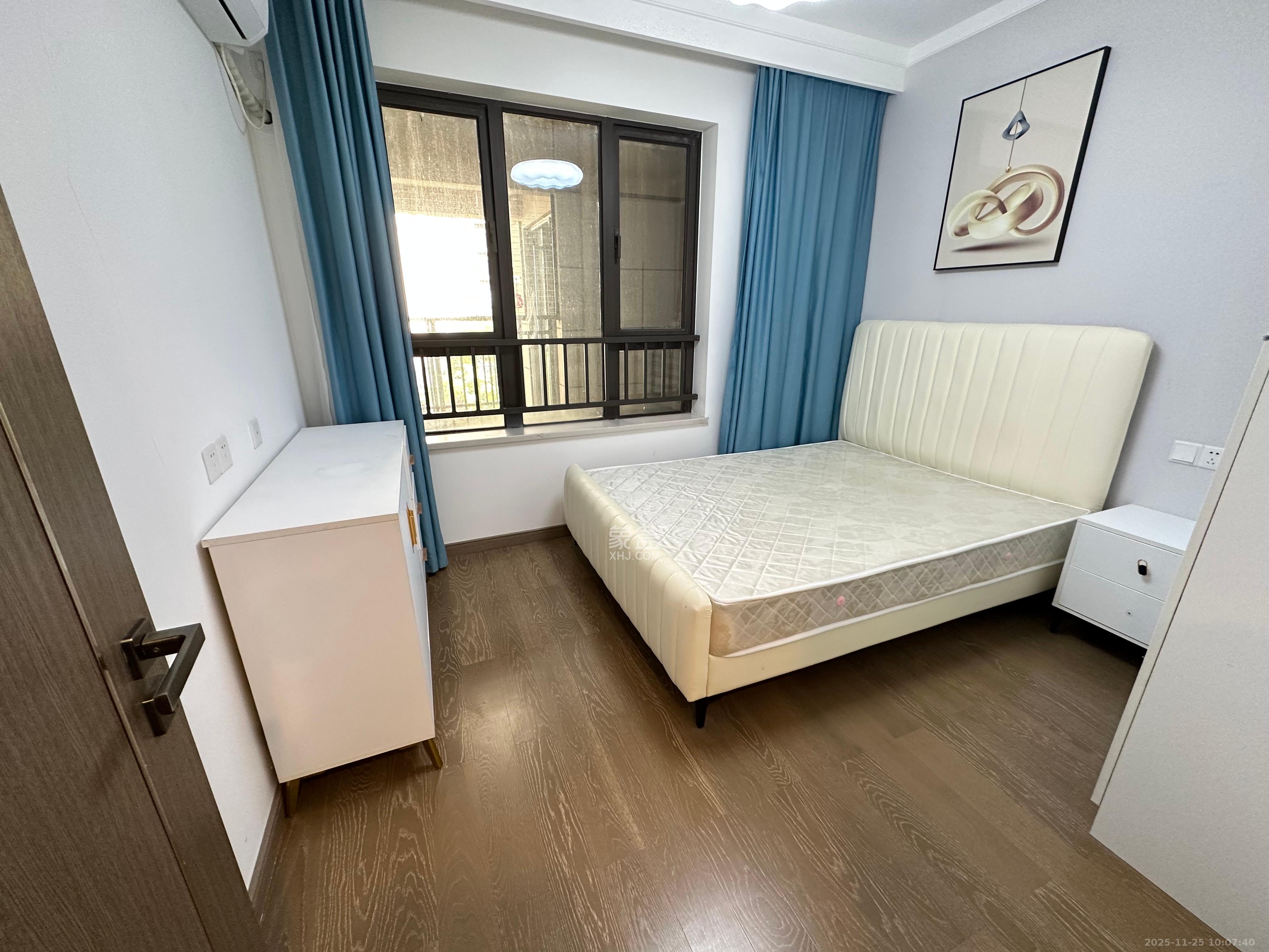 龙湖铂金中心(龙湖春江郦城) 3室2厅2卫 4300.0元/月 龙湖铂金中心(龙湖春江郦城) 3室2厅2卫 4300.0元/月室内图