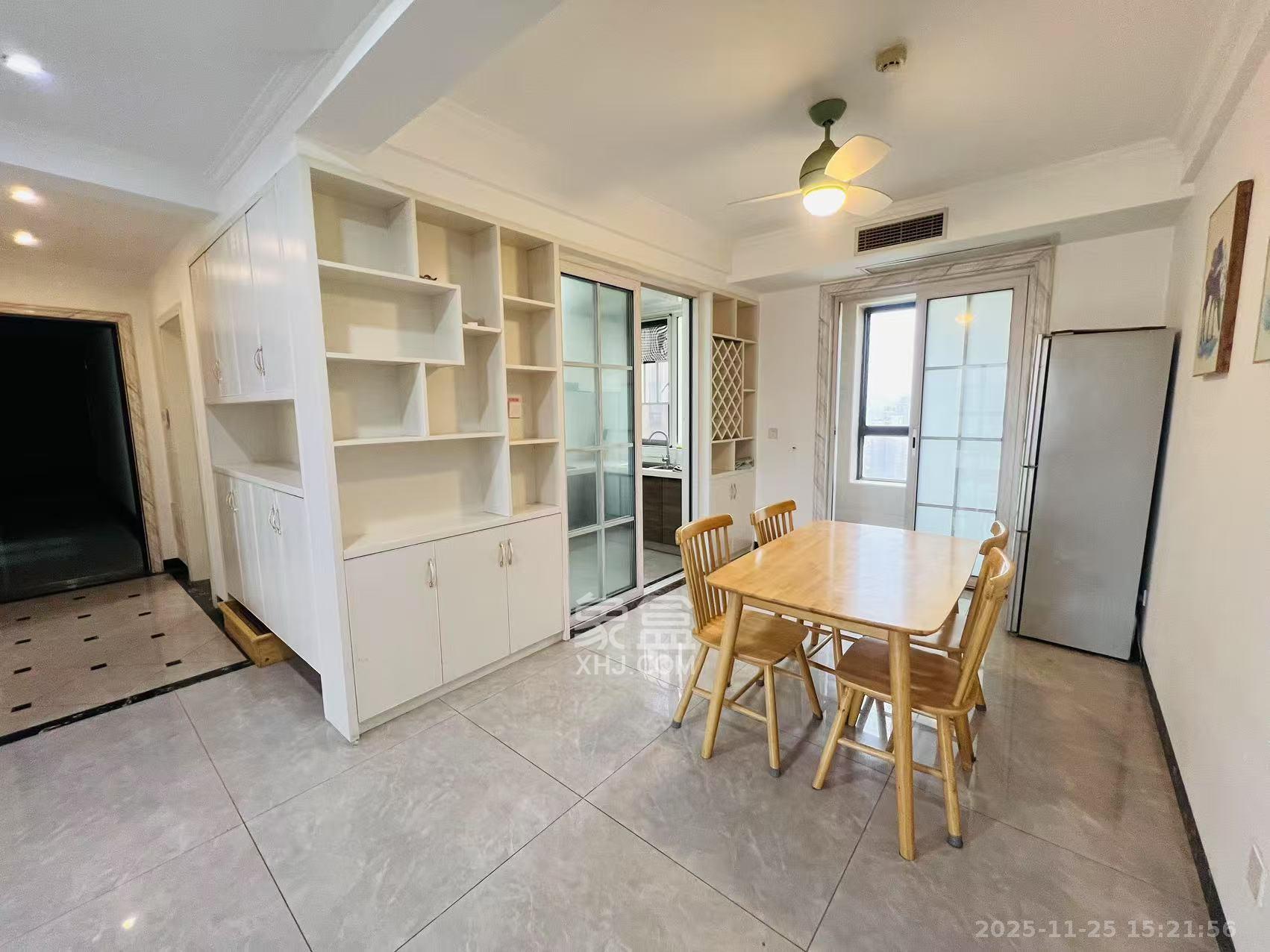 金地格林公馆 3室2厅2卫 3300.0元/月 金地格林公馆 3室2厅2卫 3300.0元/月室内图