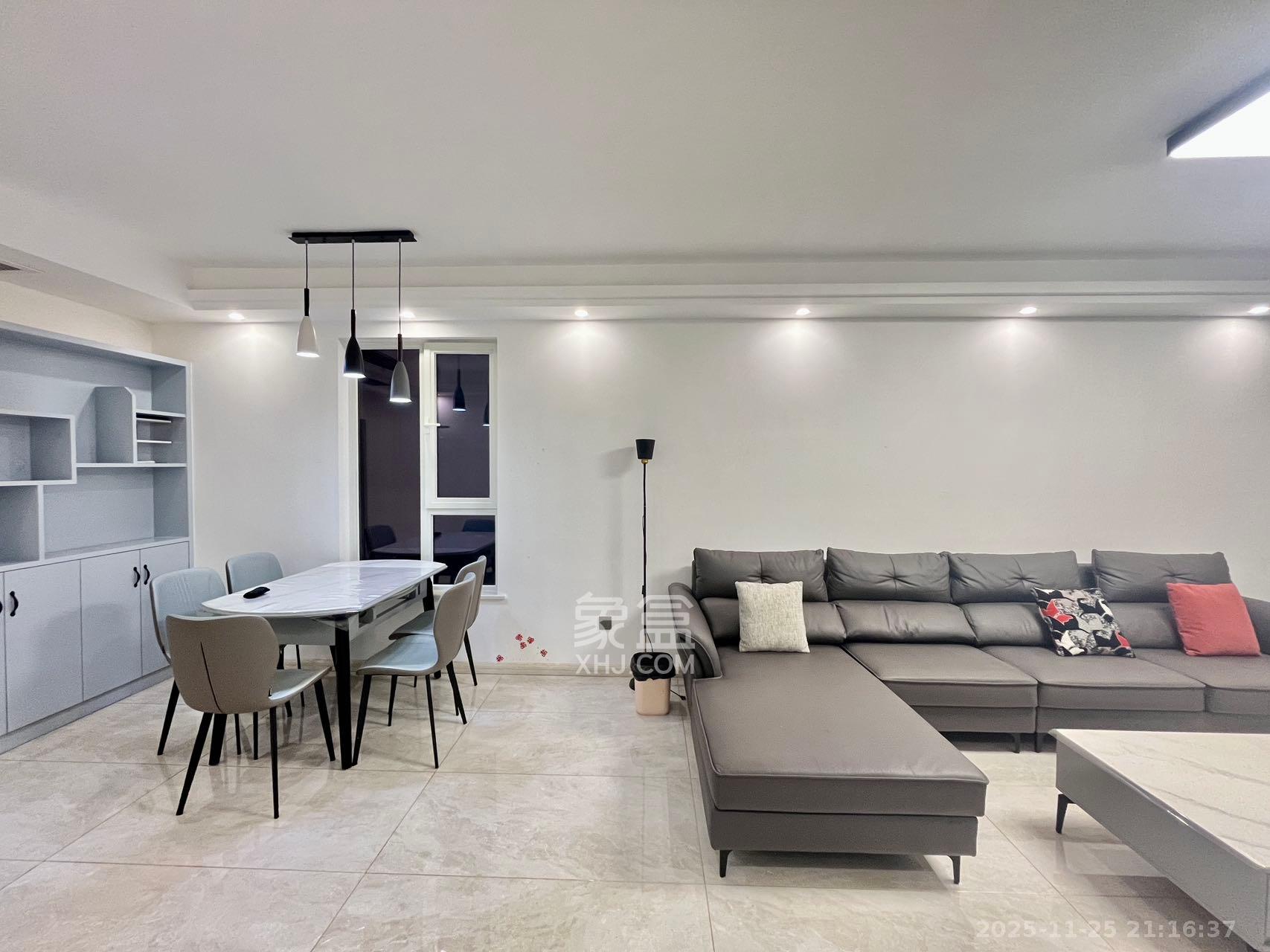 北辰三角洲B2E2区  3室2厅1卫    3800.0元/月