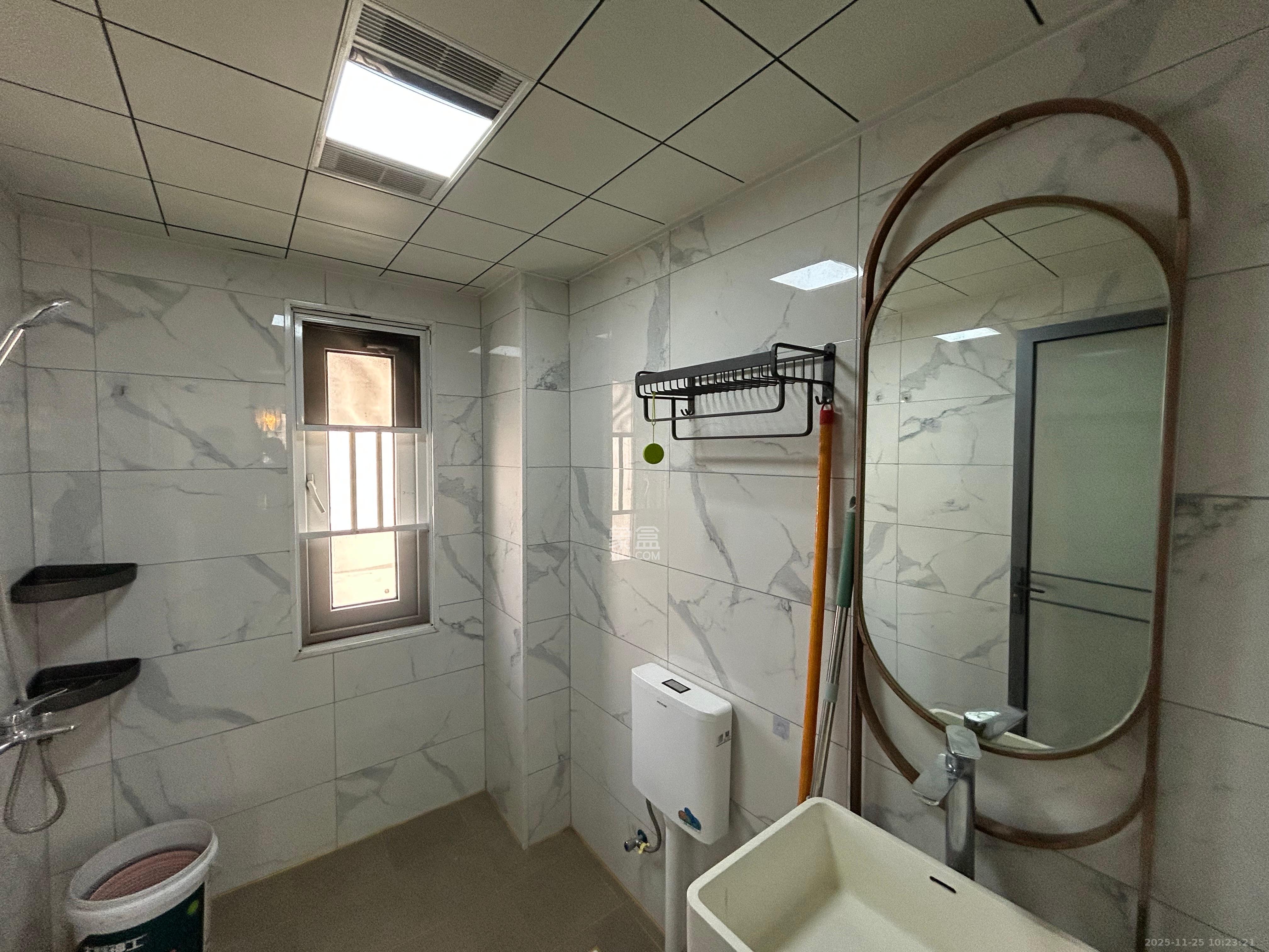 保利香槟国际  4室2厅2卫    3280.0元/月室内图