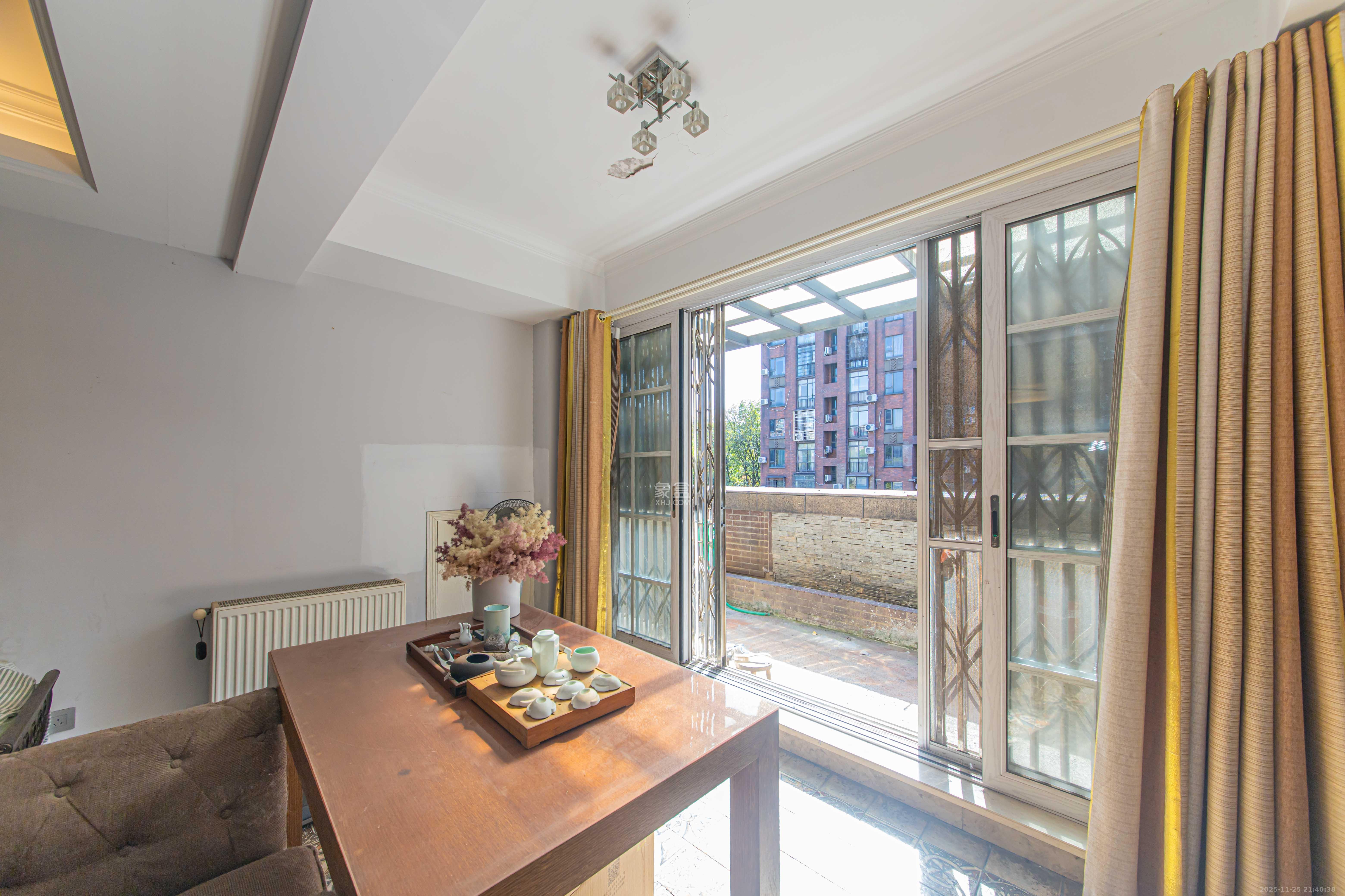 绿地公馆（绿地名邸）  3室2厅2卫    158.0万阳台