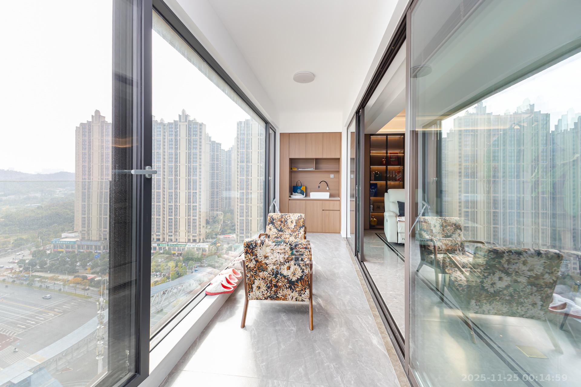 时代建发和著  1室0厅0卫    268.0万阳台