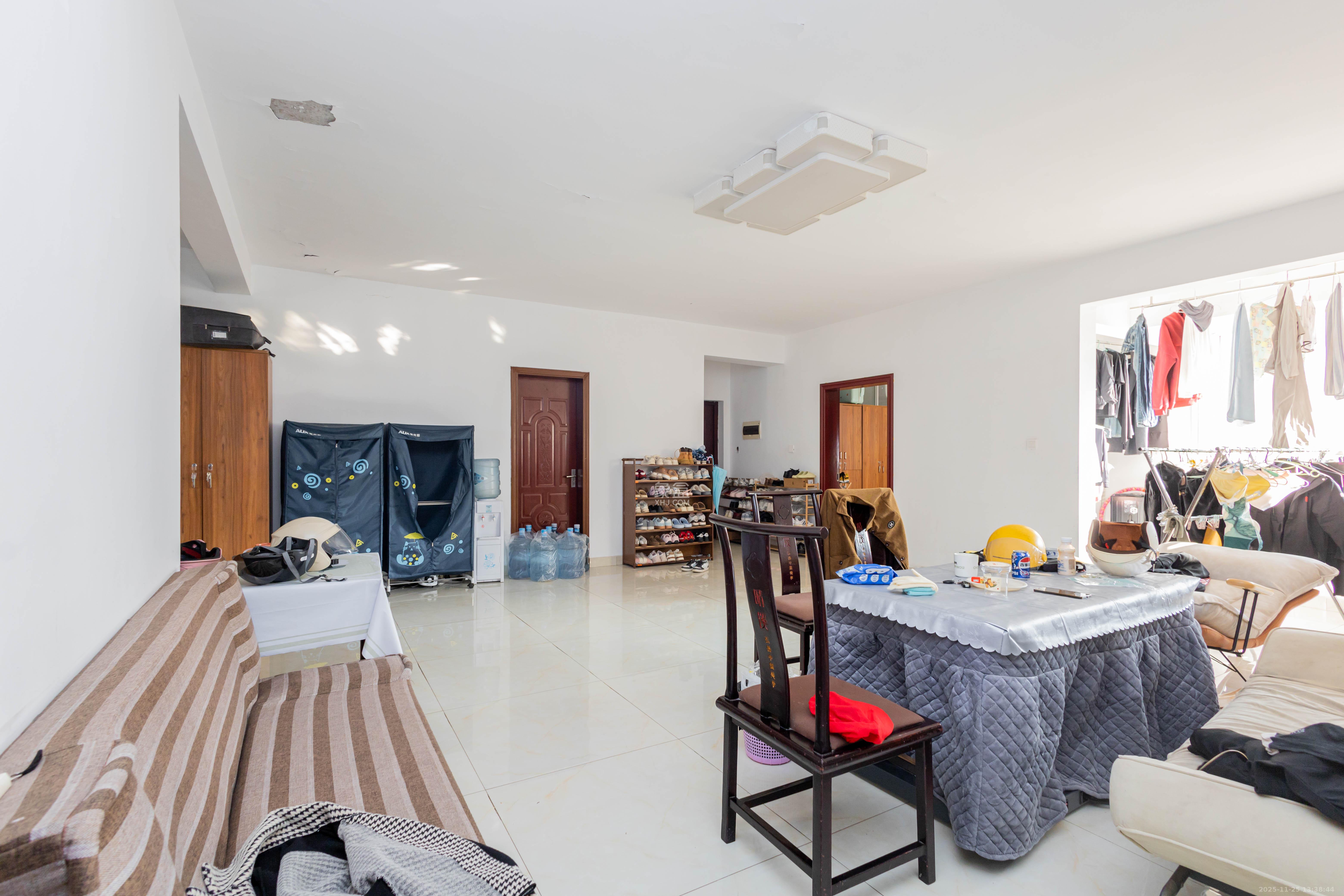 东门尚苑  5室2厅2卫    128.0万客厅