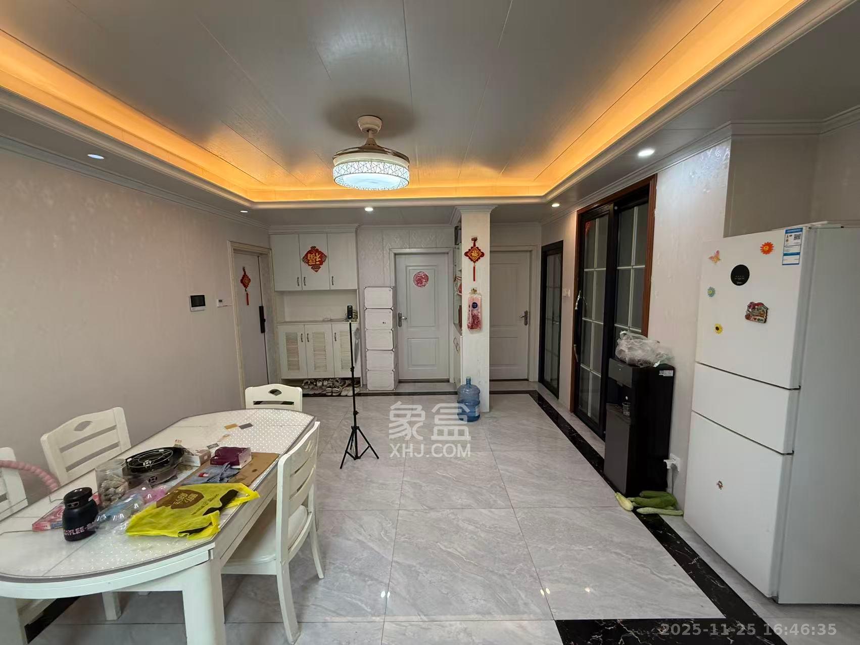 芙蓉万国城MOMA（卓越汇富苑）  4室2厅2卫    2700.0元/月室内图