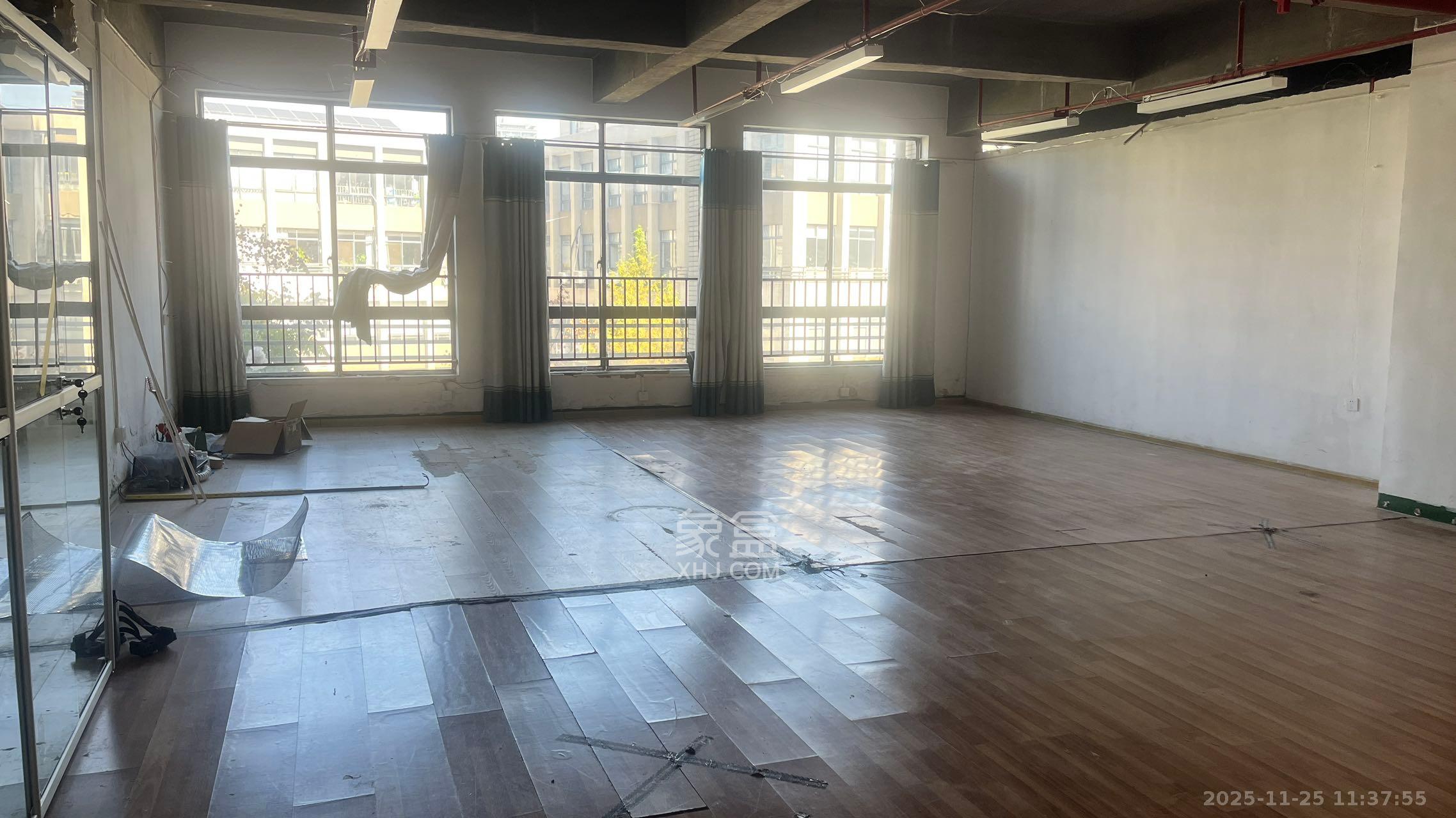 国际企业中心   491.21㎡      9000.0元/月室内图