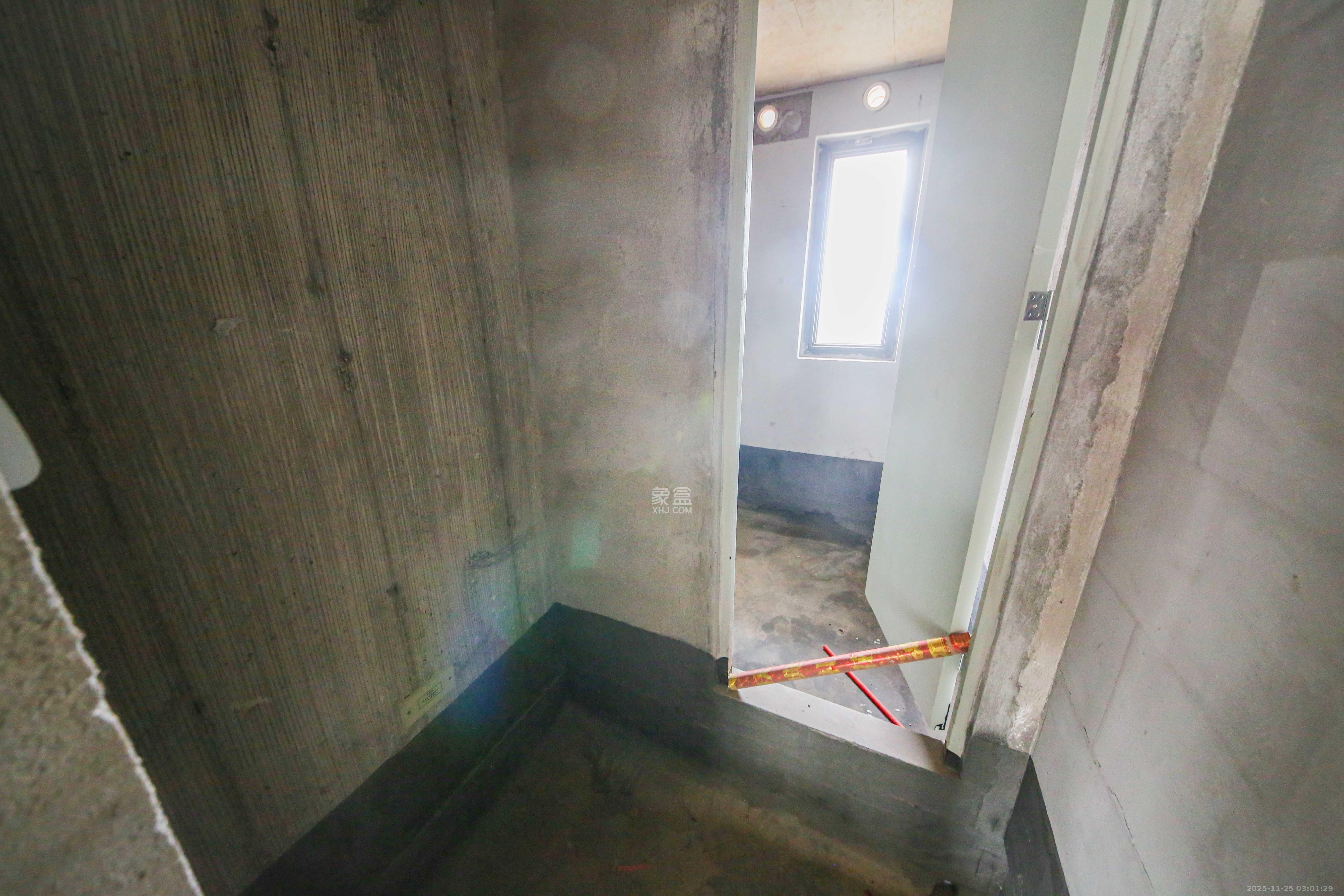 中建钰和城  4室2厅3卫    330.0万卫生间